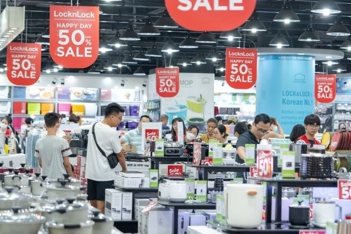 TTTM don hang chuc nghin khach san ‘hang hieu gia hoi’ moi ngay hinh anh