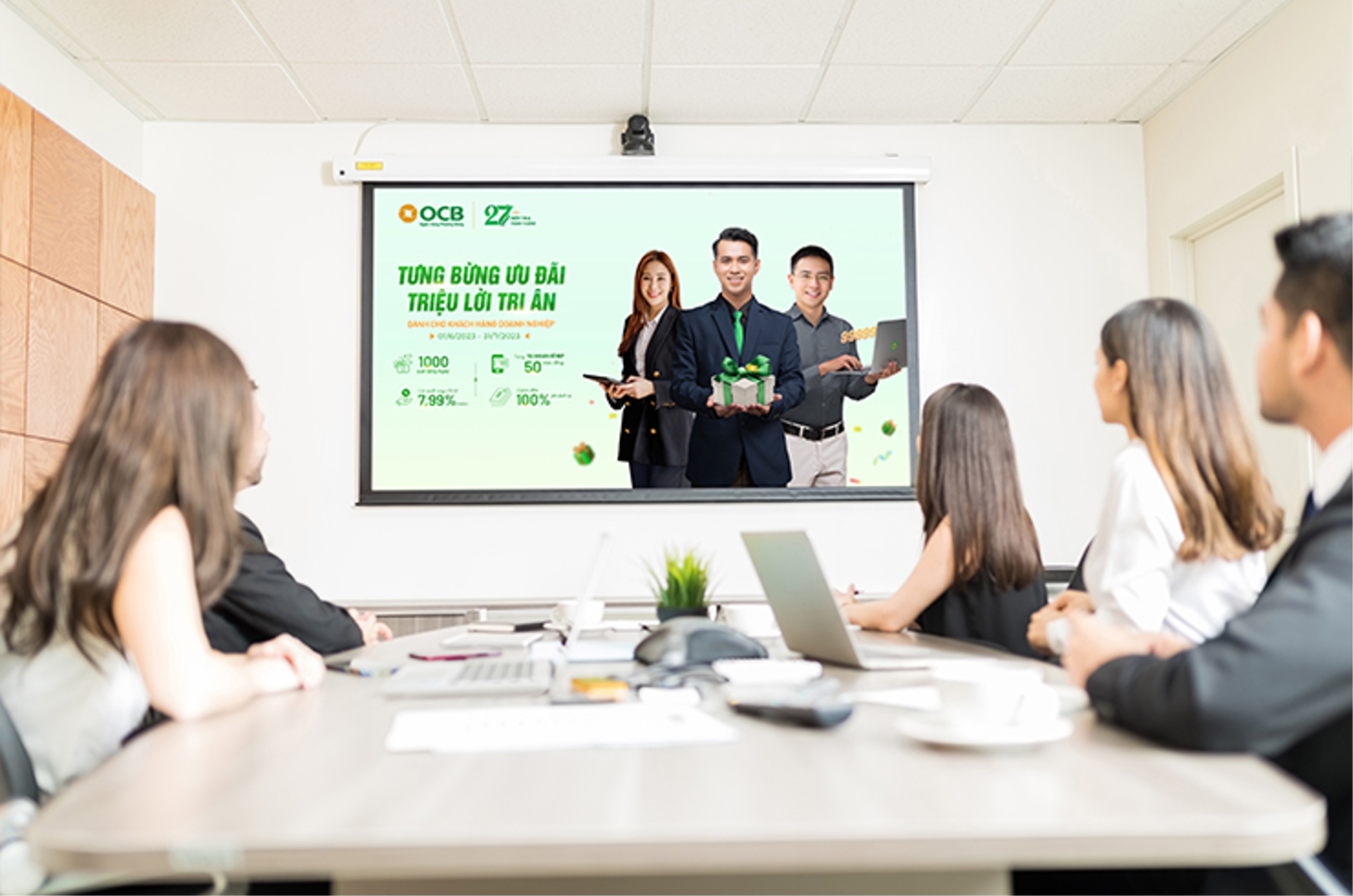 Doanh nghiep vua va nho nhan hang loat uu dai tu OCB hinh anh