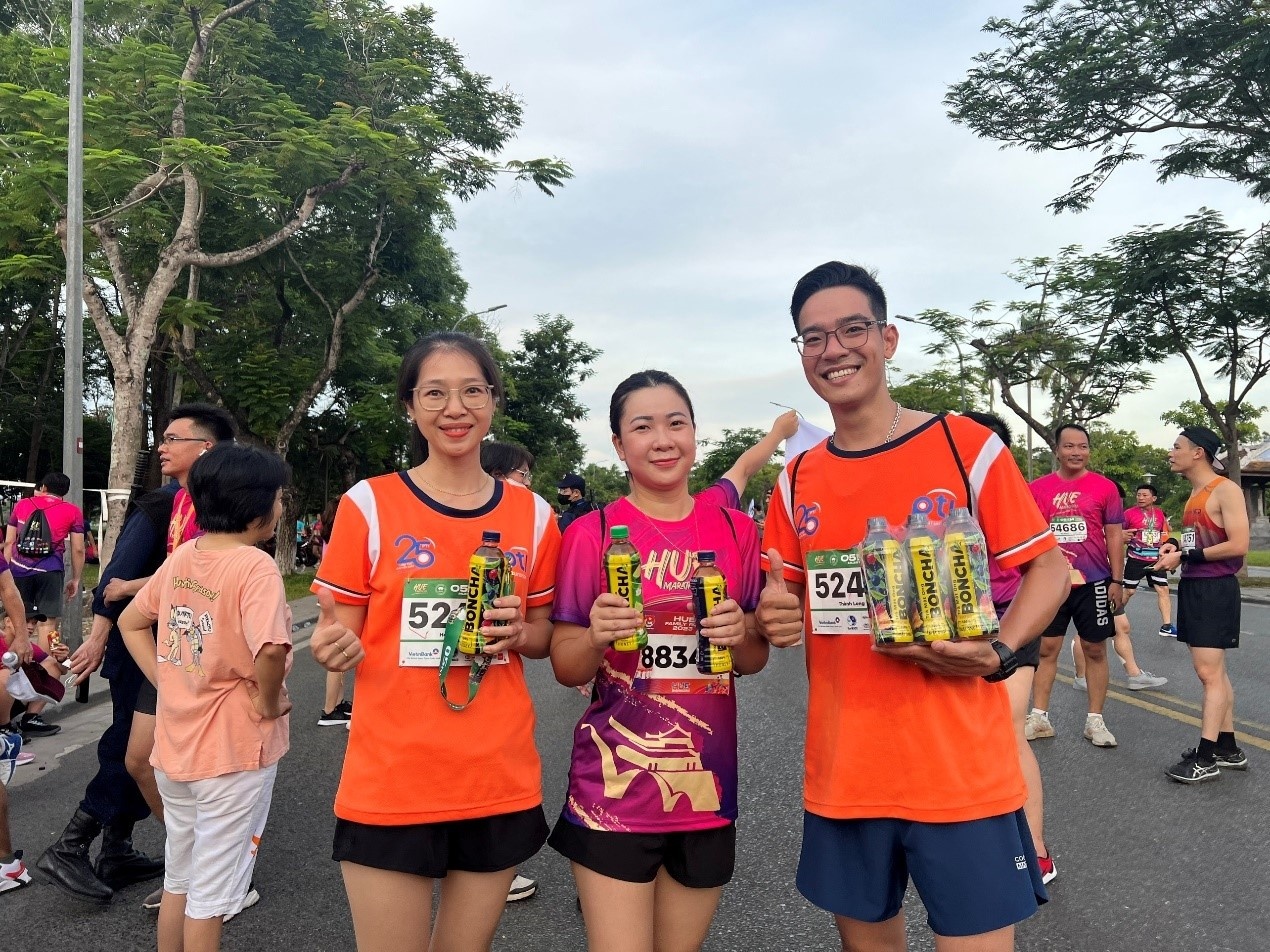 Tra mat ong Boncha dong hanh Marathon Heritage Journey Hue 2023 hinh anh