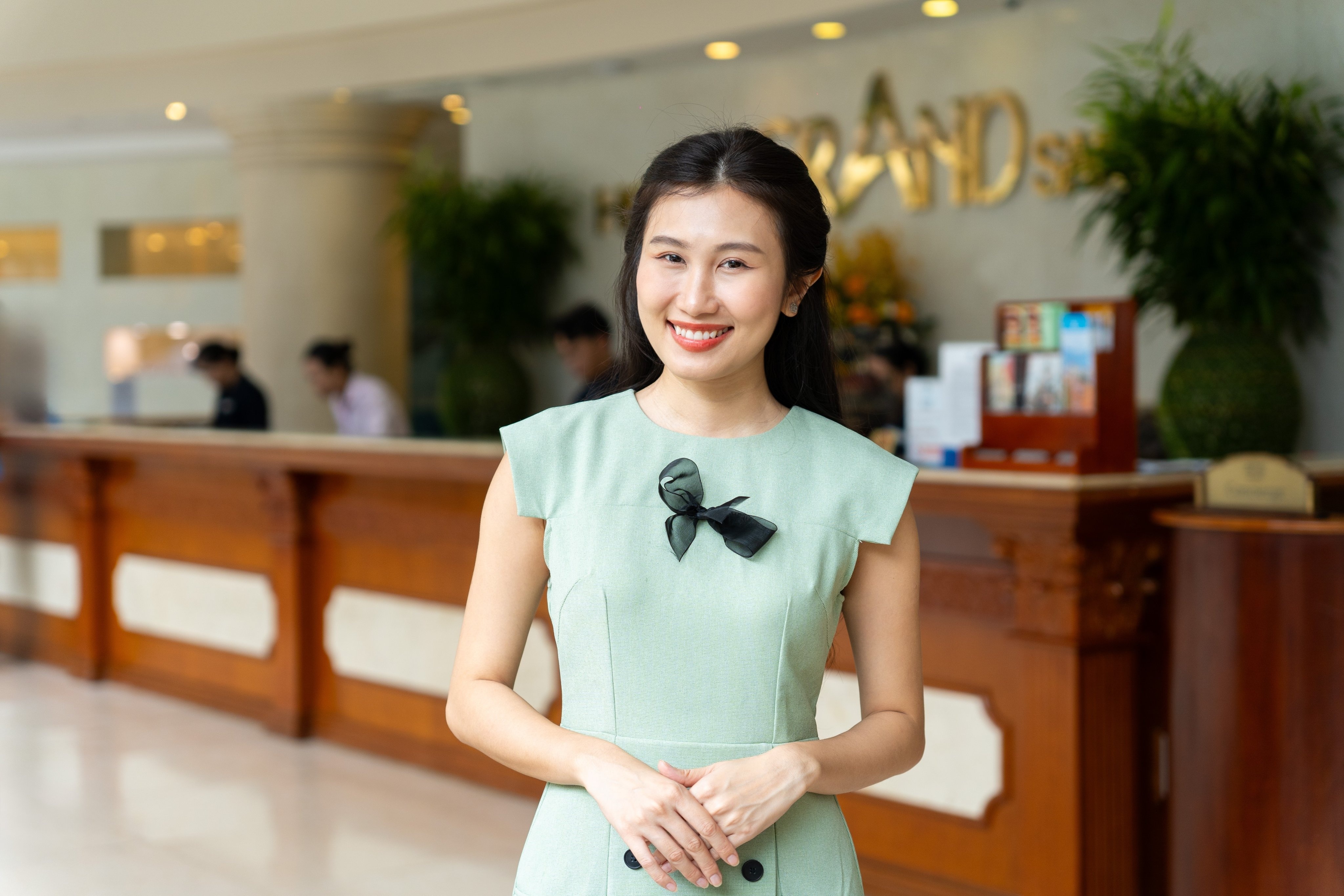 SV Du lich - Nha hang - Khach san Hutech hoc gi tu 'internship 5 sao'? hinh anh