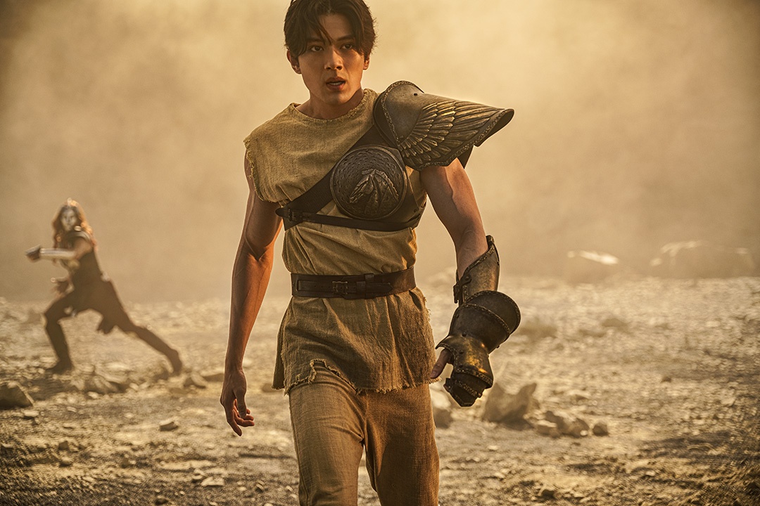 Dau an cua ‘Zoro’ Mackenyu trong Knights of the Zodiac hinh anh