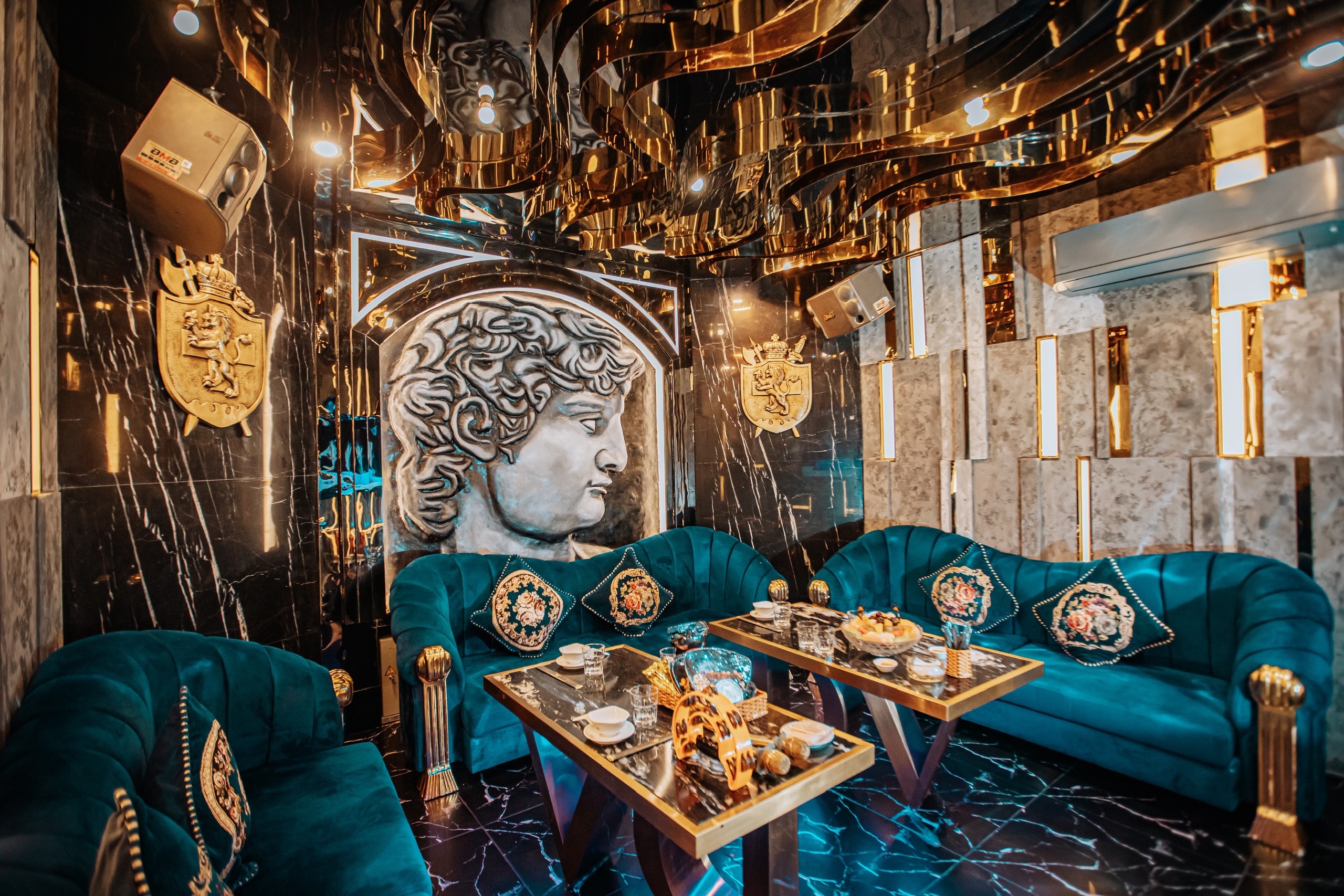 Kingdom Karaoke anh 2