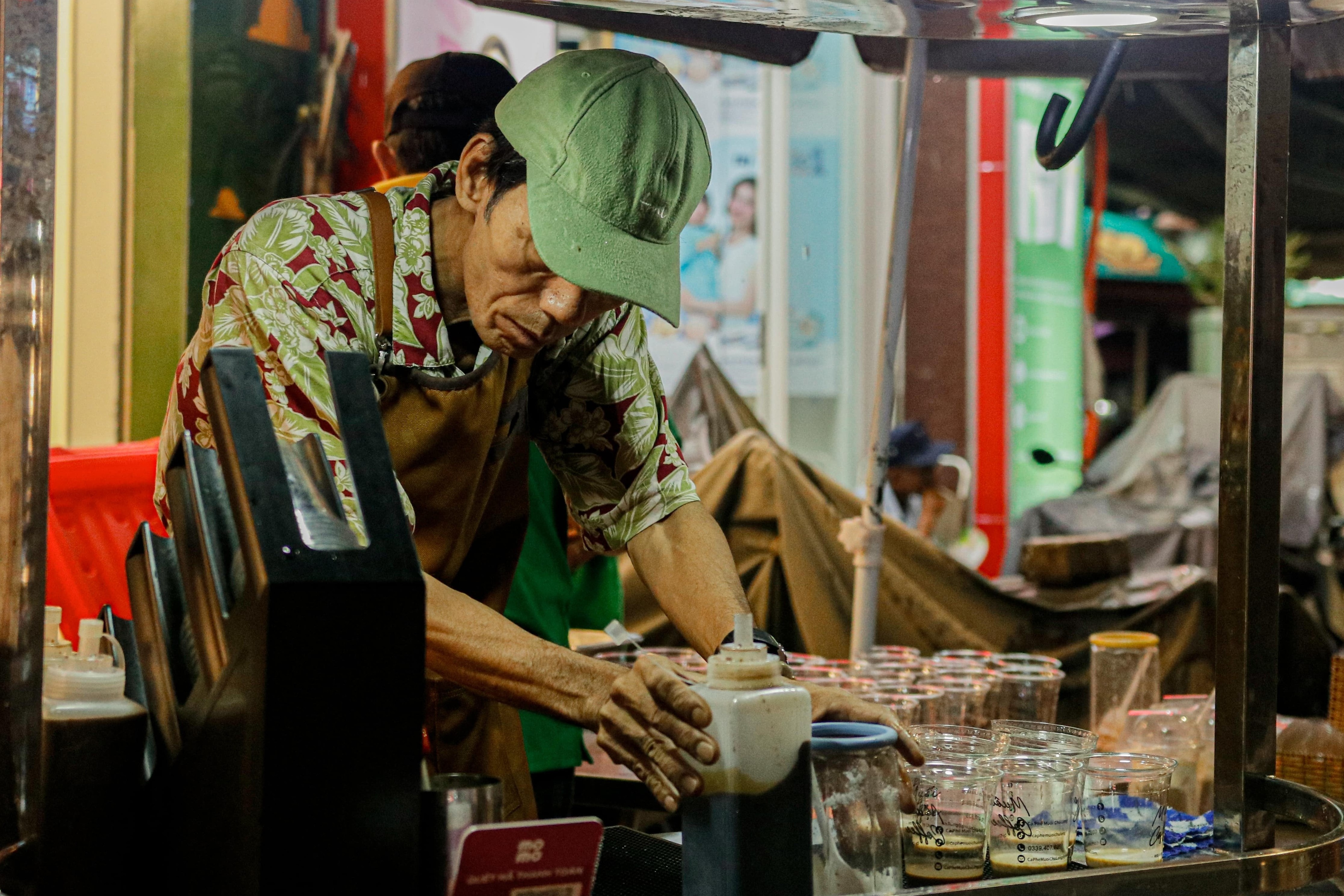 Hanh trinh dua ly ca phe muoi chu Long den moi khach hang hinh anh