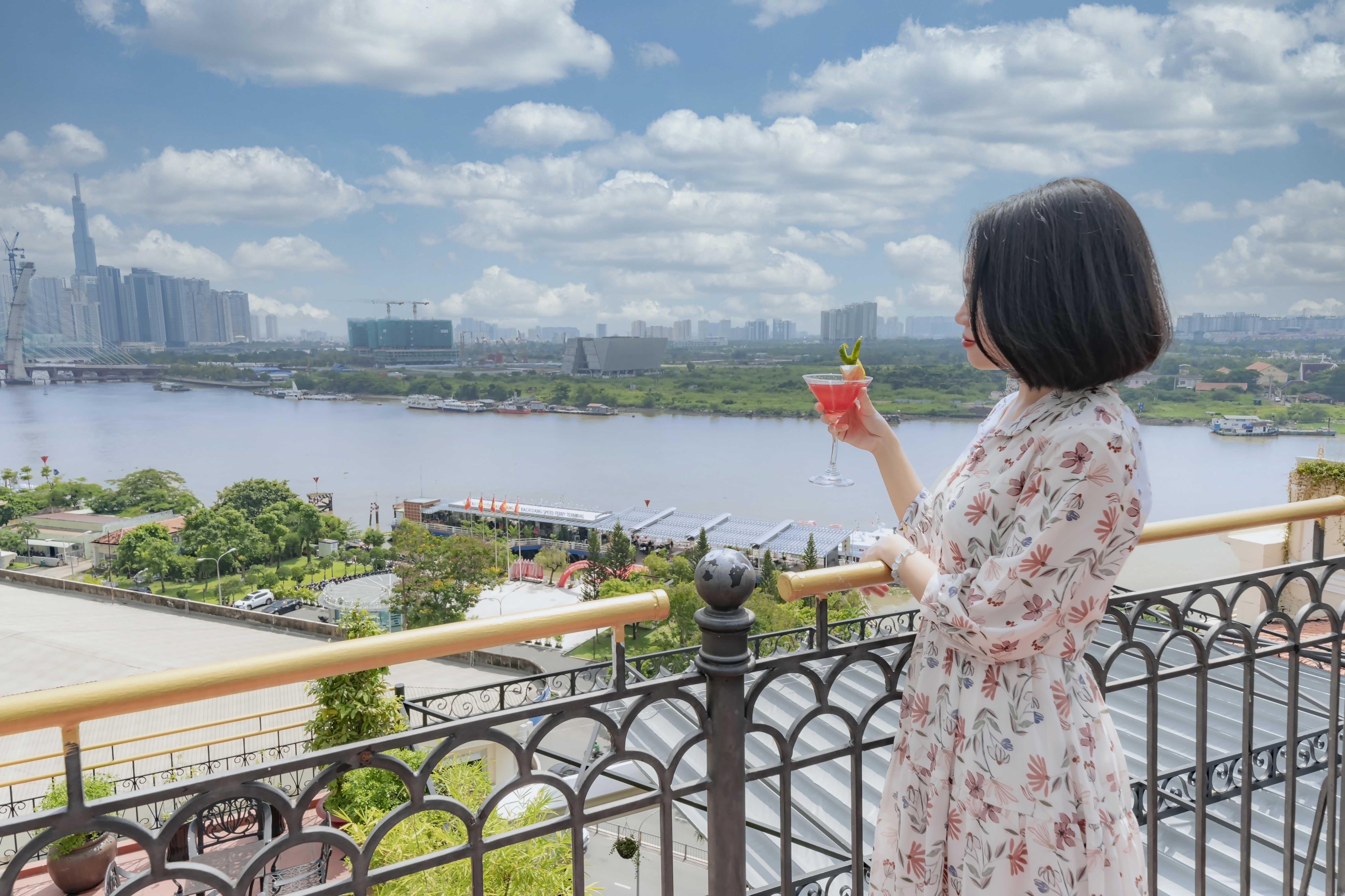 Saigontourist Group khuyen mai lon mung 48 nam thanh lap hinh anh