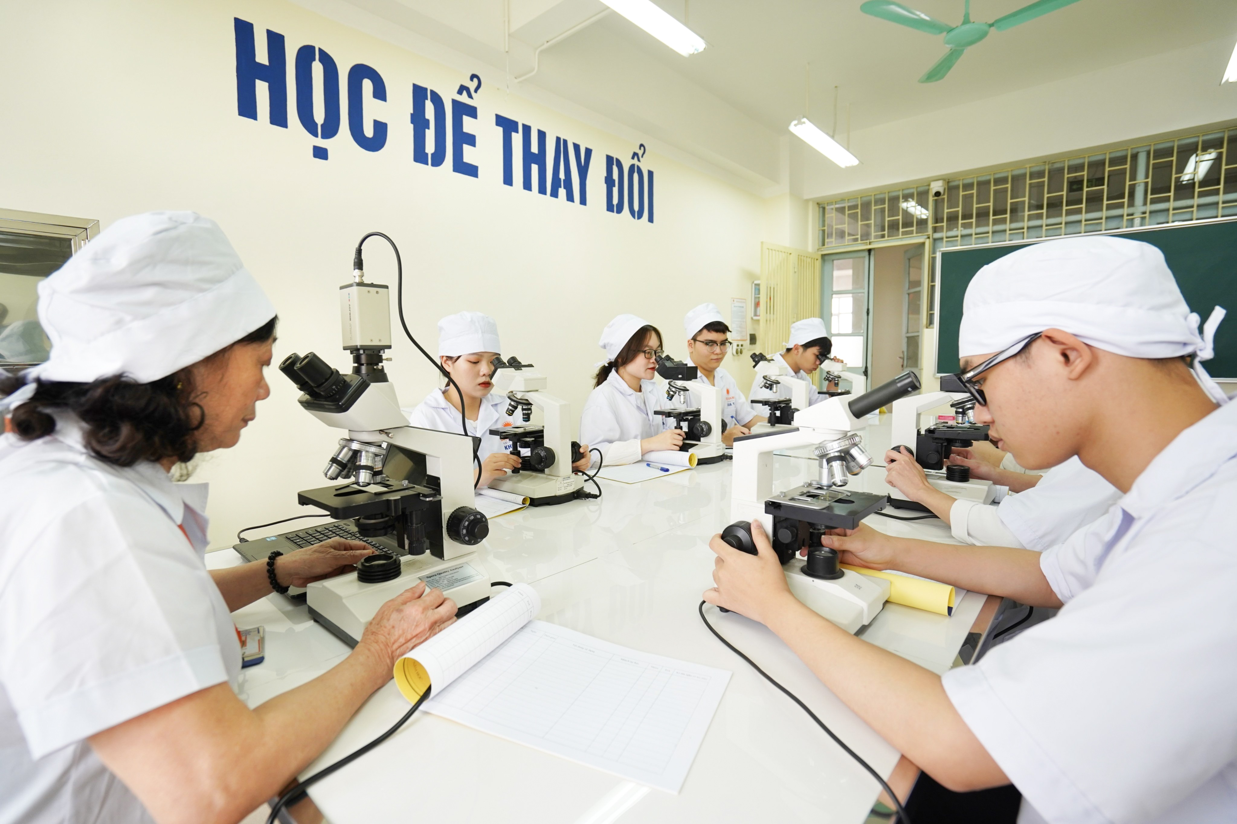 Dai hoc Dai Nam anh 1