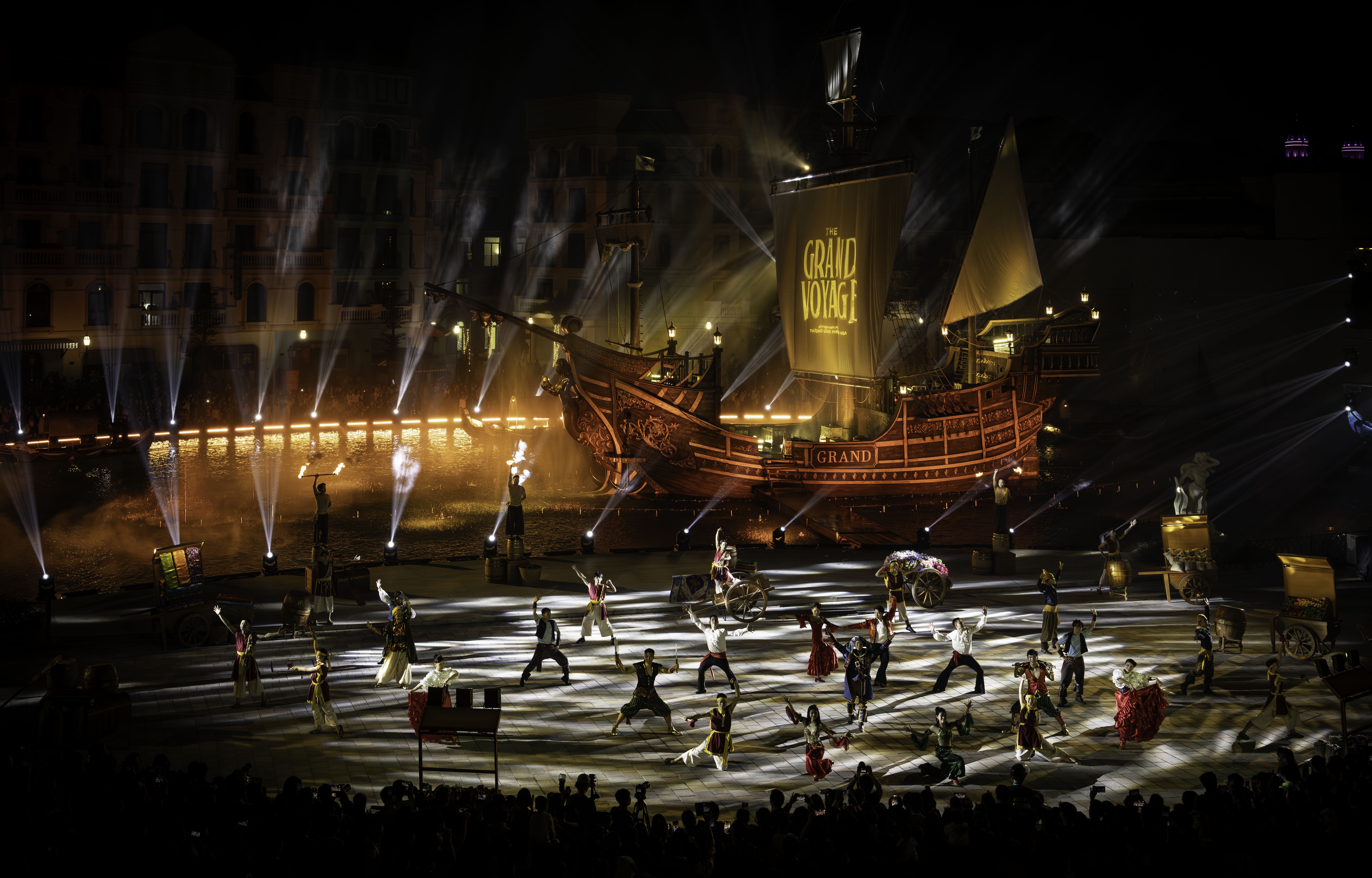 Grand World Ha Noi anh 1