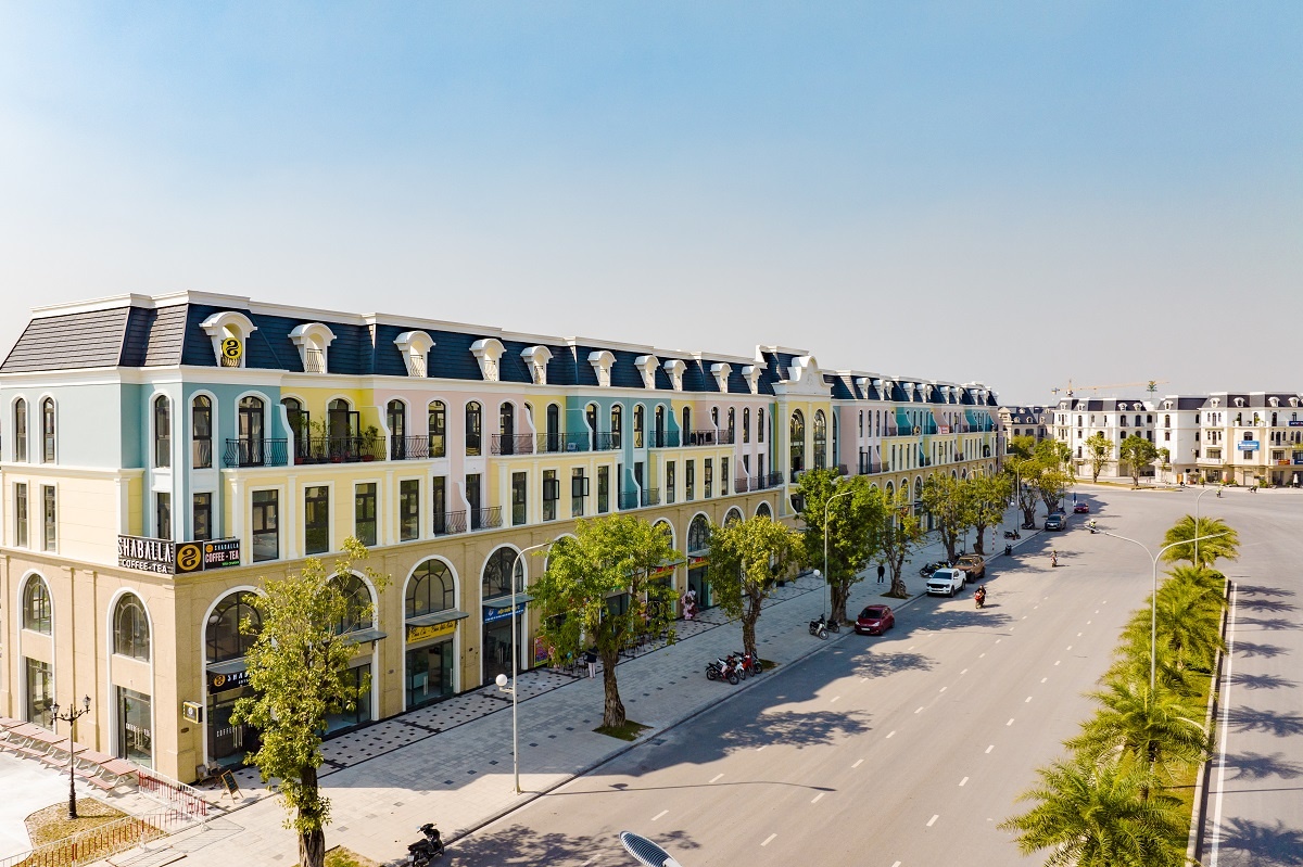 Khai truong to hop mua sam - dich vu - am thuc Center Point hinh anh