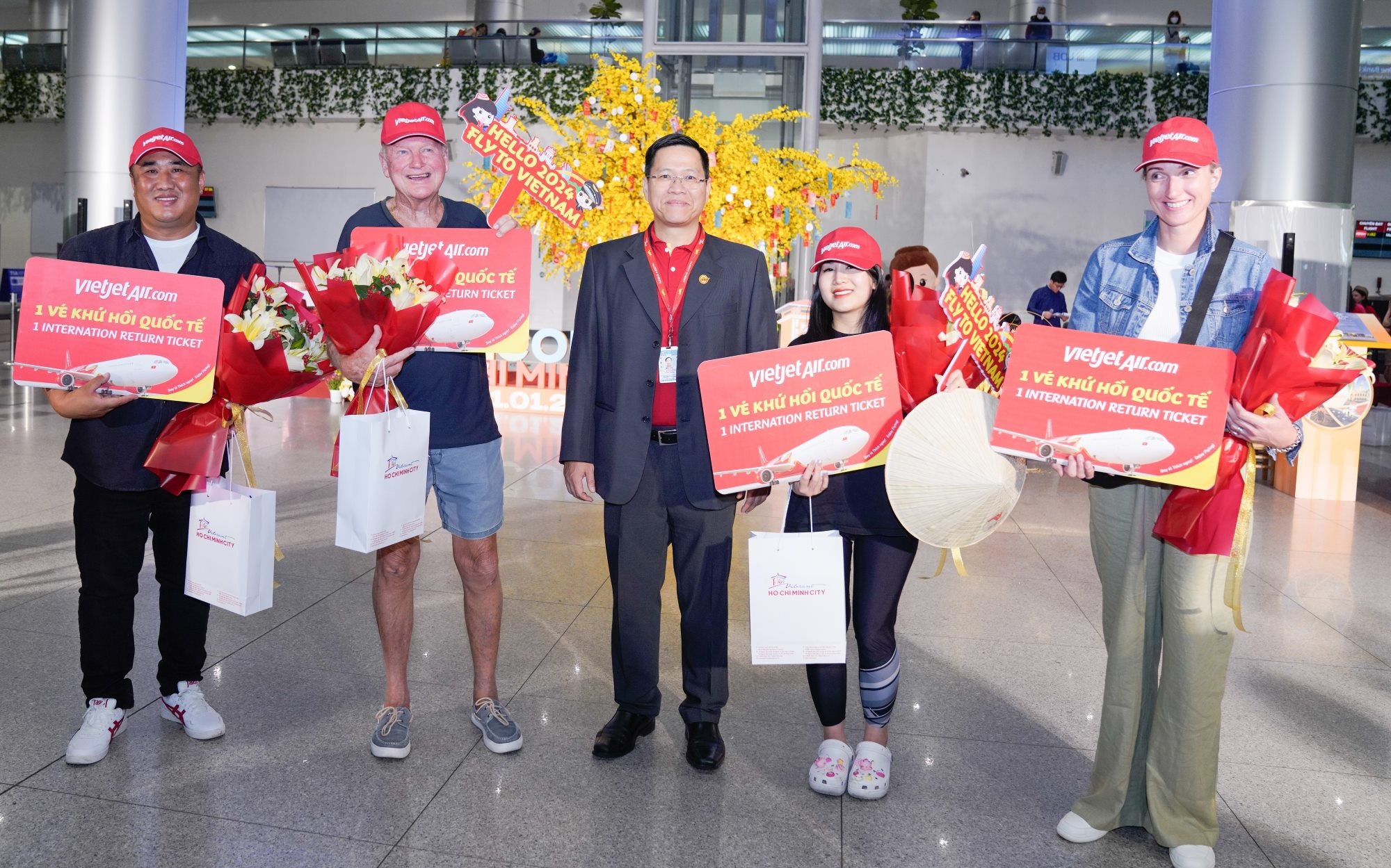 Vietjet,  khach quoc te anh 1