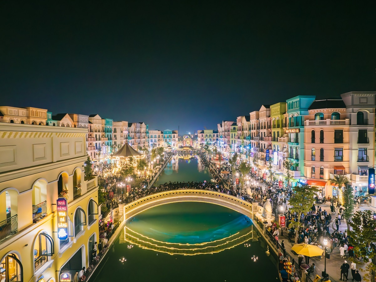 Grand World Ha Noi,  phao hoa anh 2