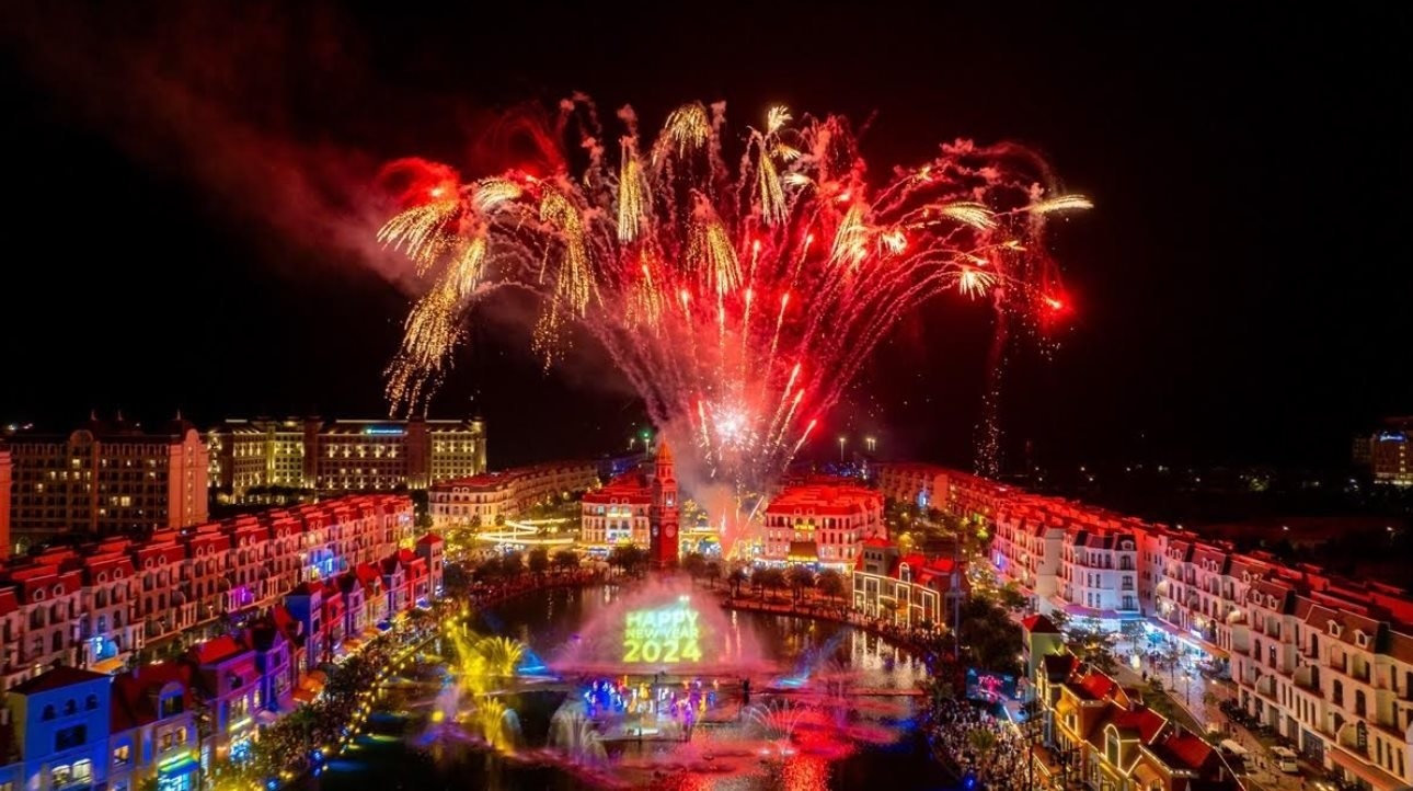 Phu Quoc United Center ruc ro mua le hoi Wake Up Festival 2023 hinh anh