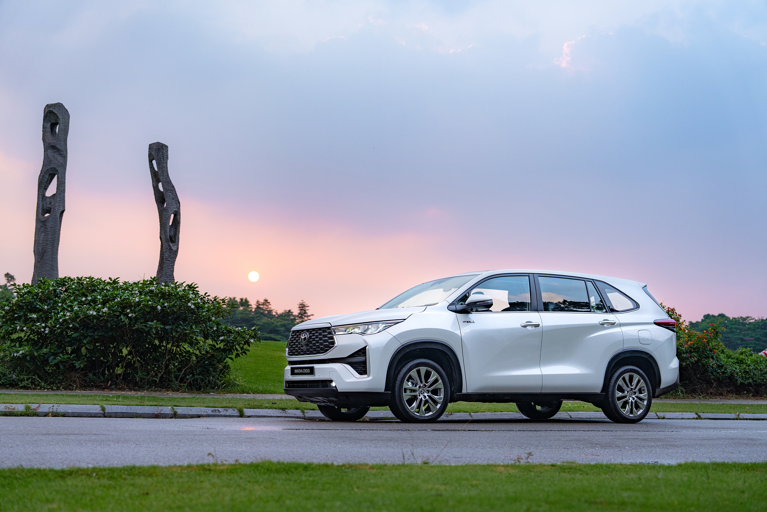 Innova Cross kien tao tuong lai moi phong cach hinh anh