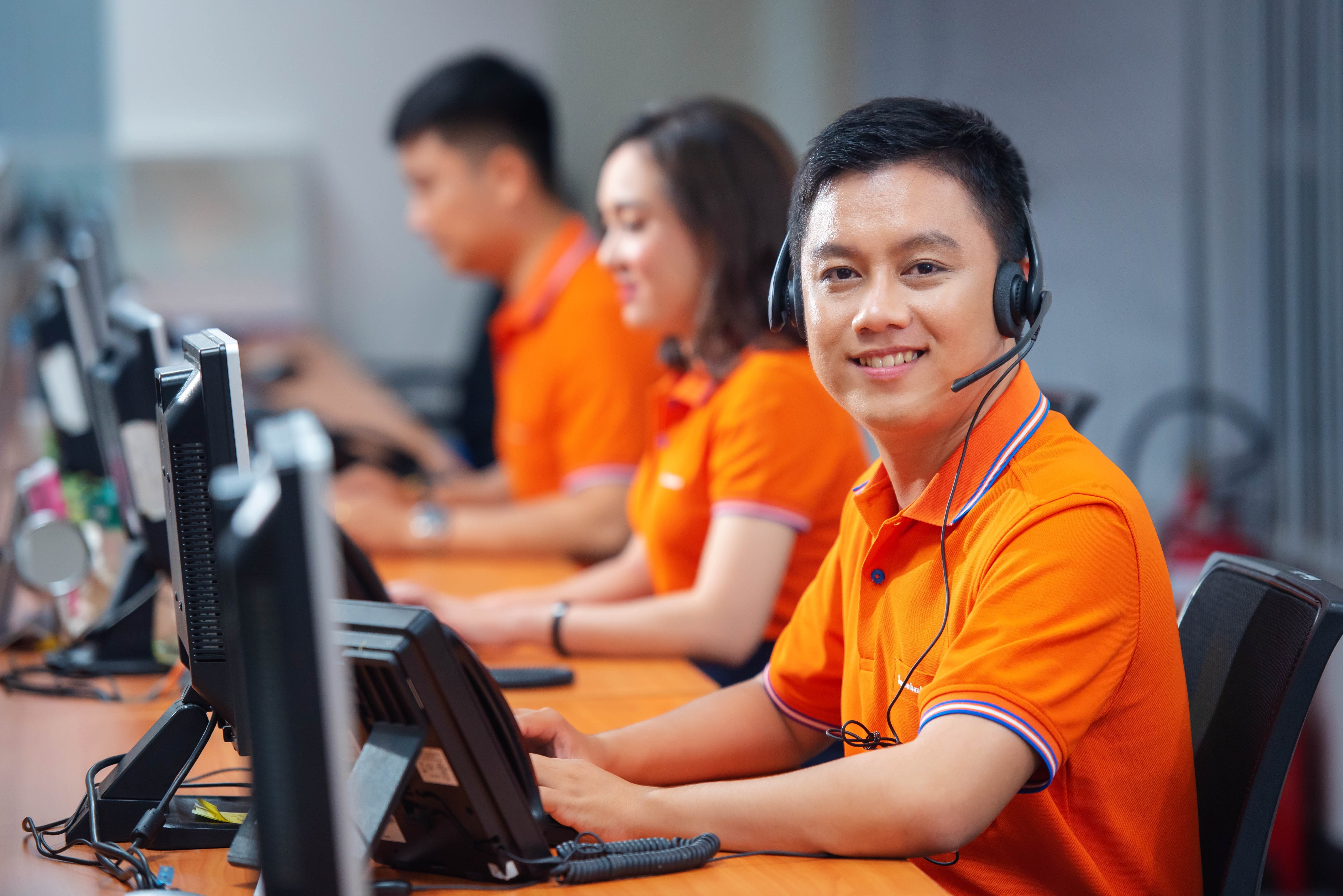 Sacombank ung dung AI ra mat tong dai khong phim bam hinh anh