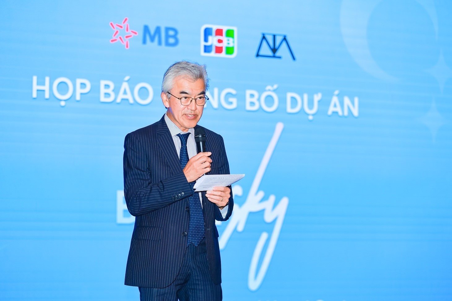 the quoc te MB anh 3