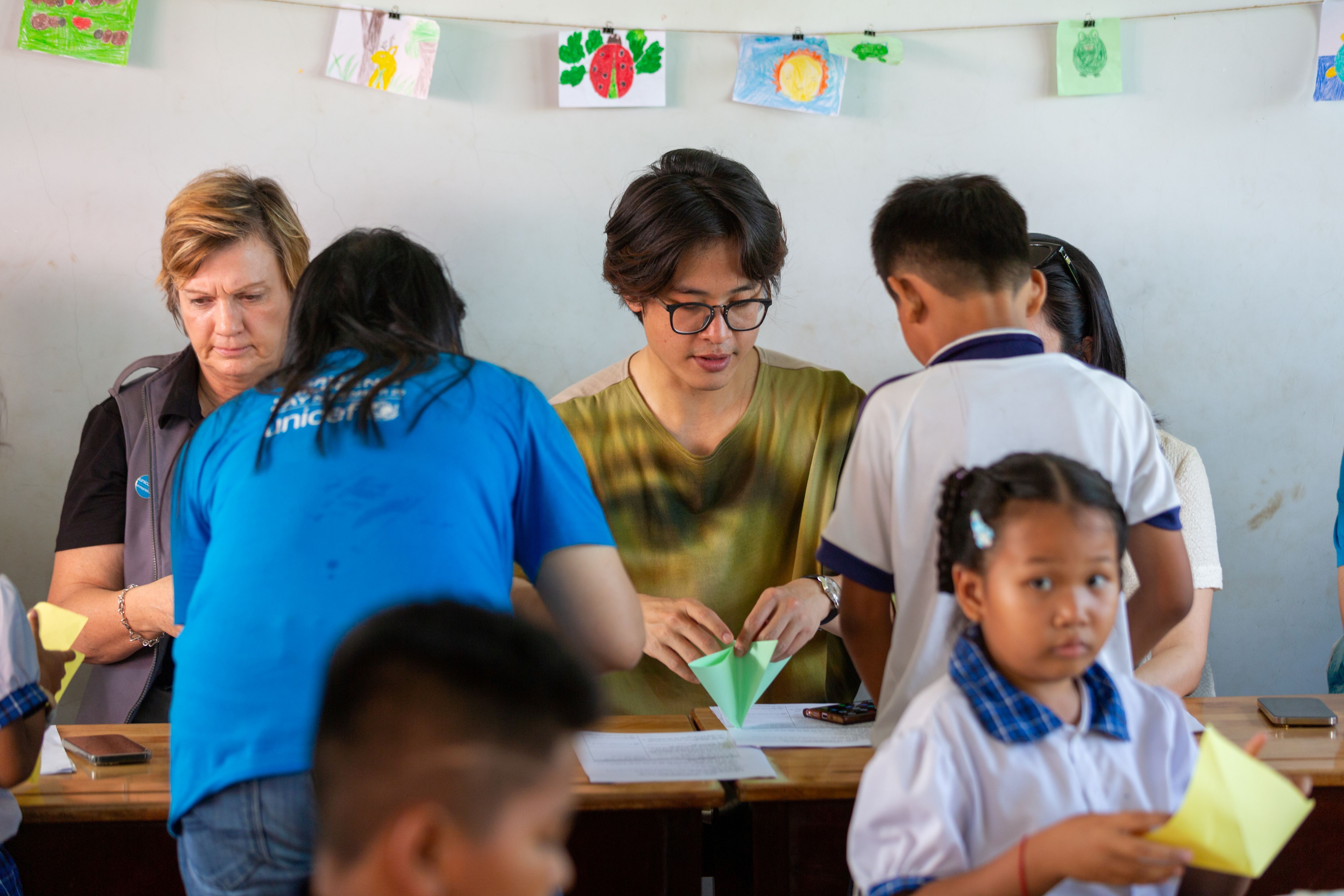 Ha Anh Tuan lan dau chia se ve du an 'Innovation for Children' hinh anh