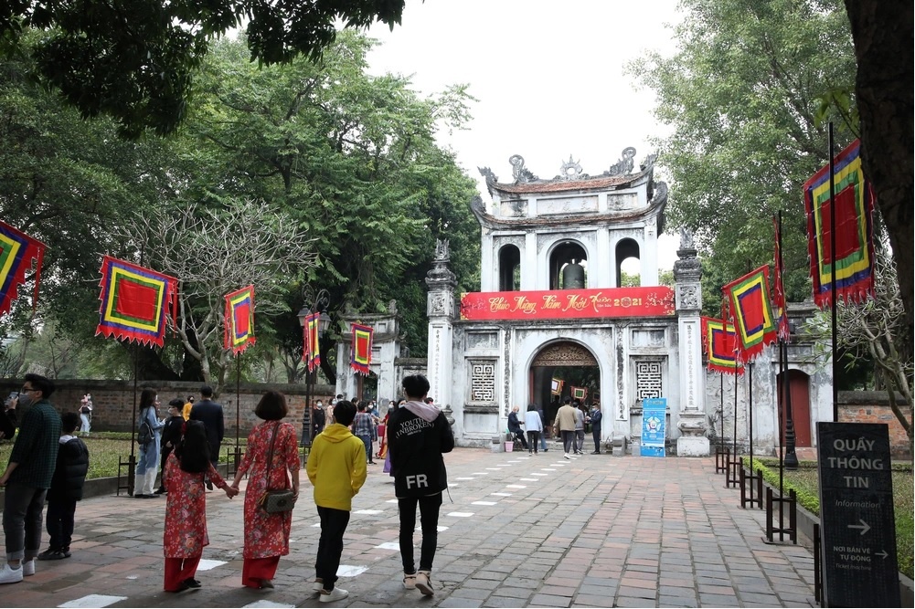 Hoi cho xuan 2024 anh 2