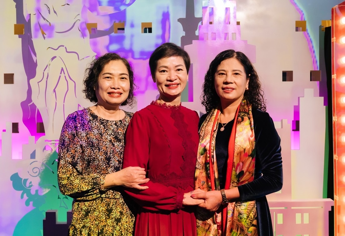 Gan 3.000 nguoi tham quan trien lam da phuong tien ‘Dong chay Ha Noi’ hinh anh