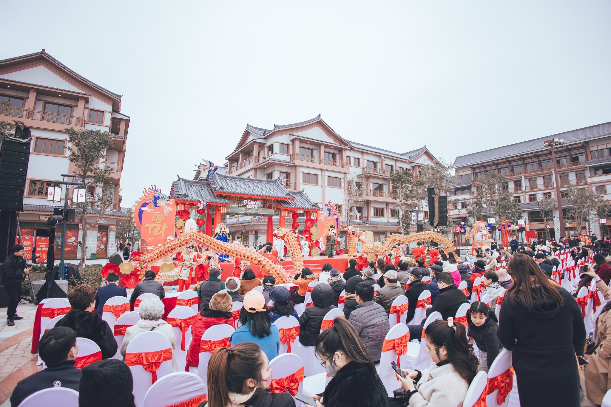 Hoi cho Xuan 2024 anh 1