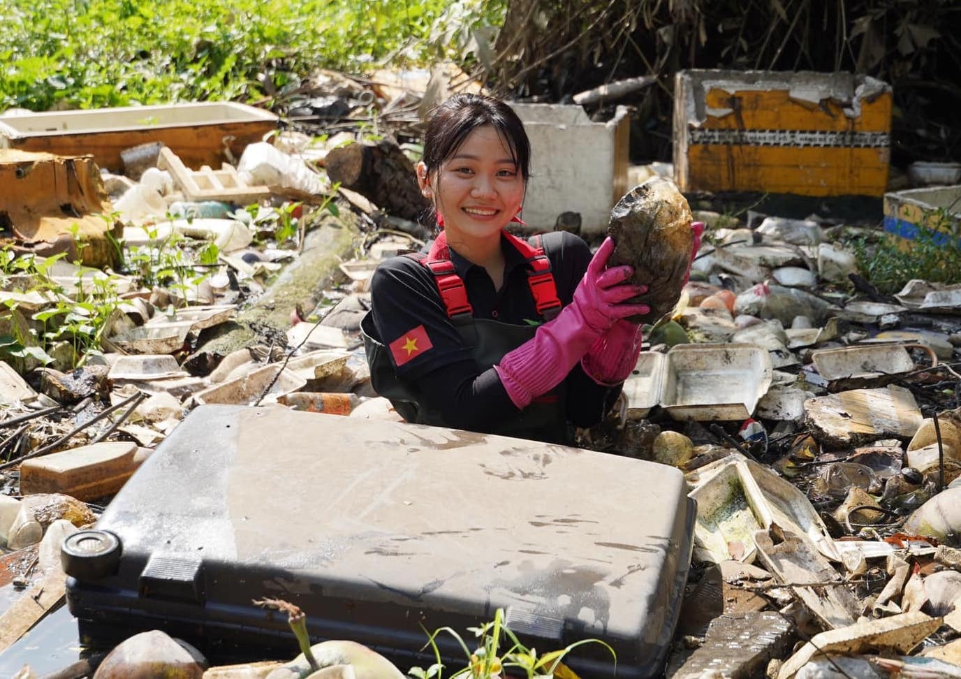 Nhung 'chien binh' tu duong pho tiep lua mot Viet Nam ban linh hinh anh