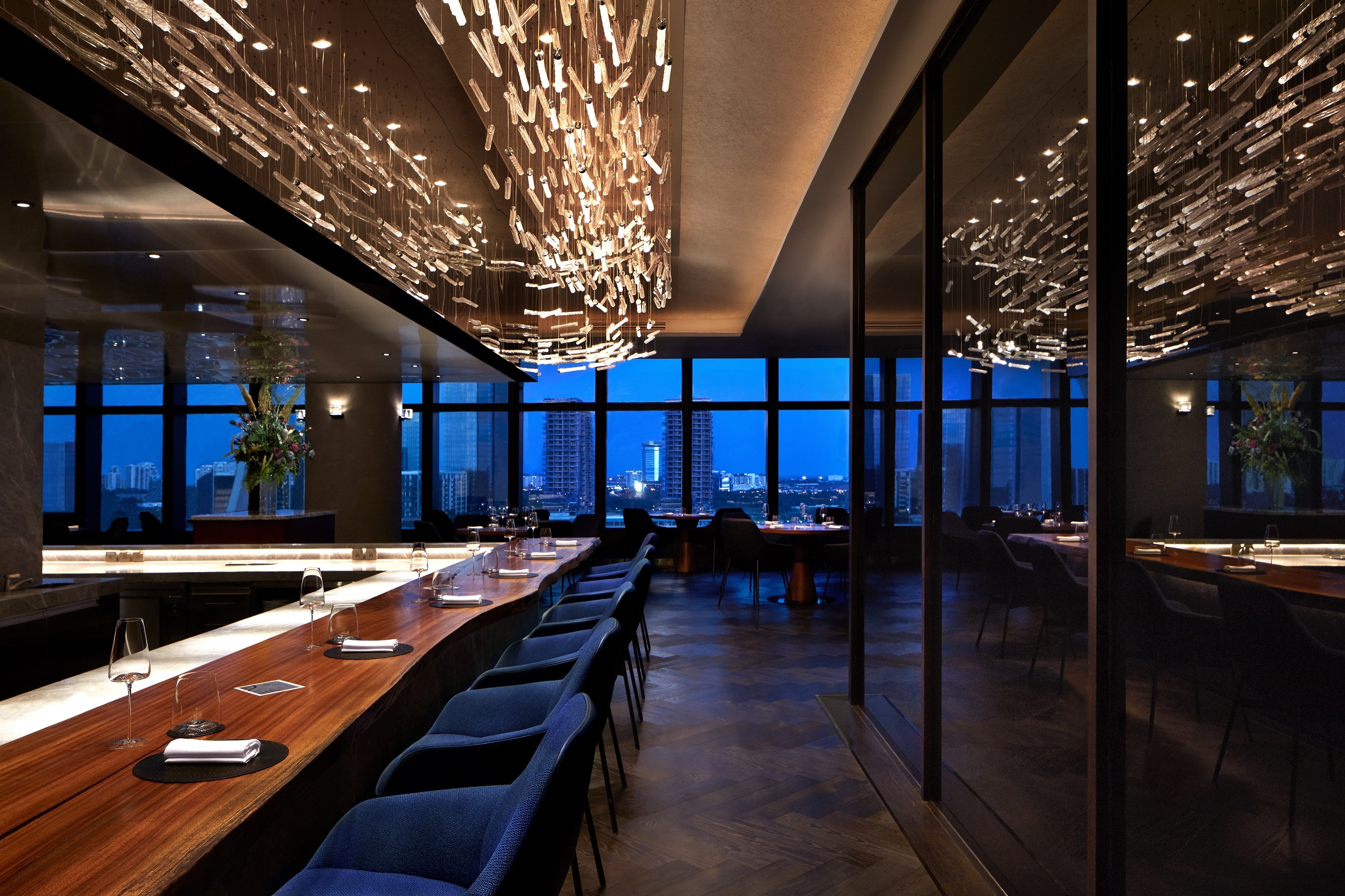 Akuna,  fine dining anh 1