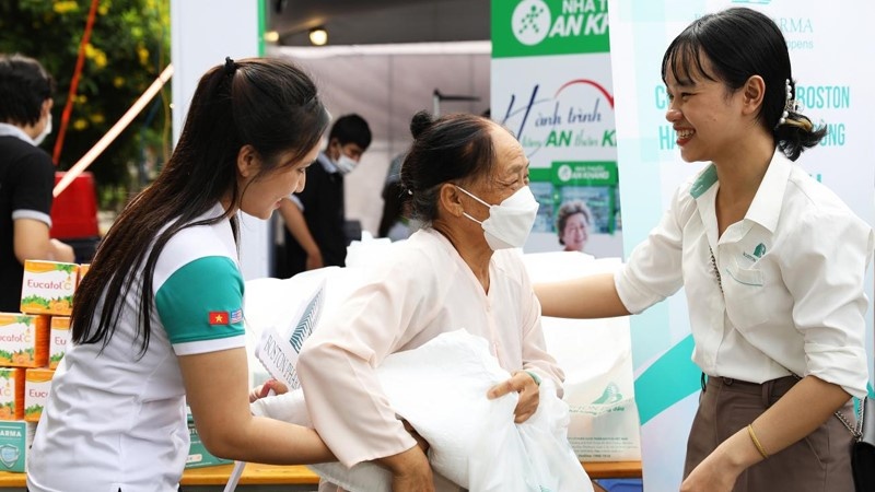 Hanh trinh Tam An Than Khang hoan thanh tham kham cho 9.000 nguoi dan hinh anh