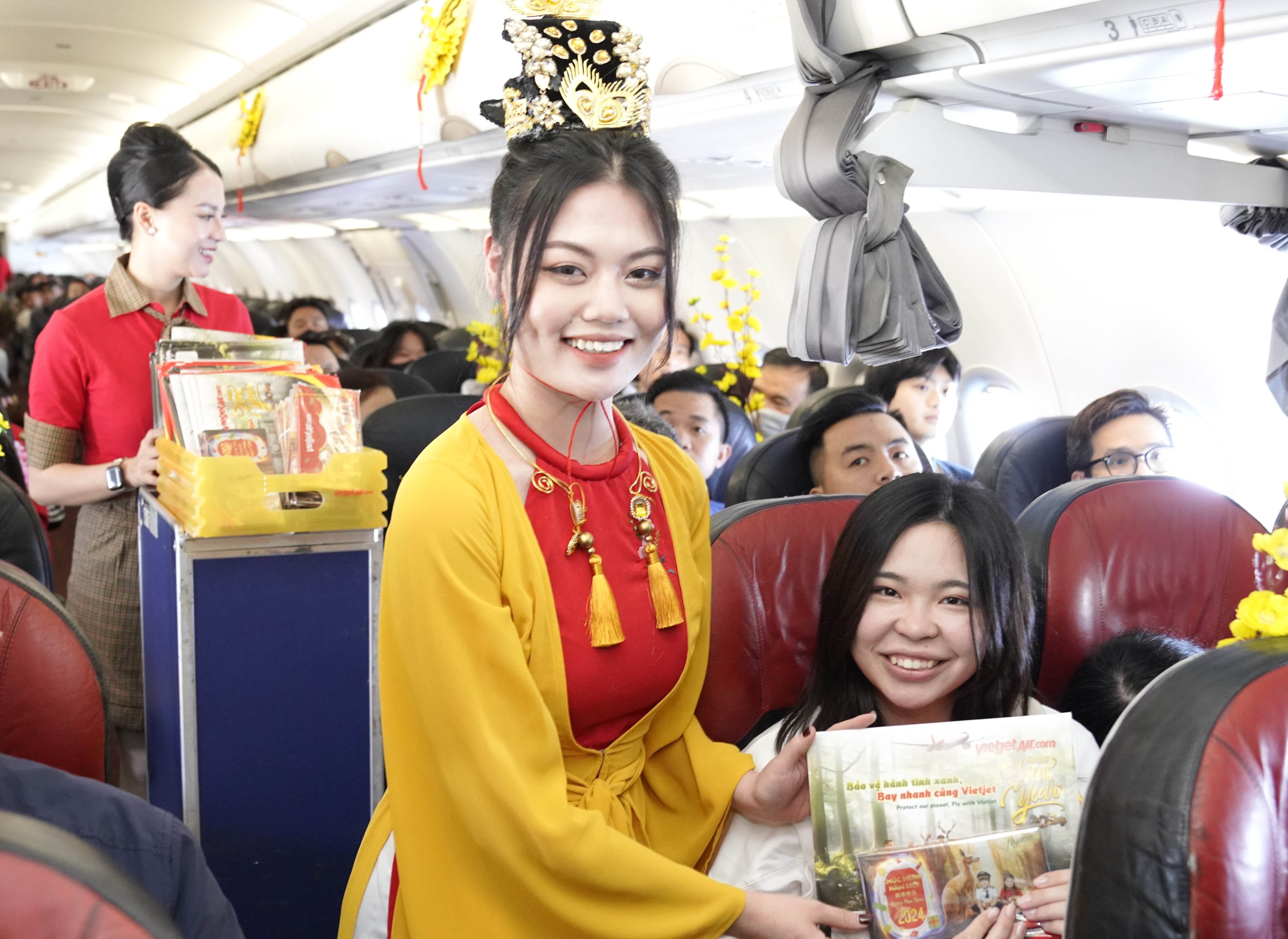 Vietjet,  Tet 2024 anh 5