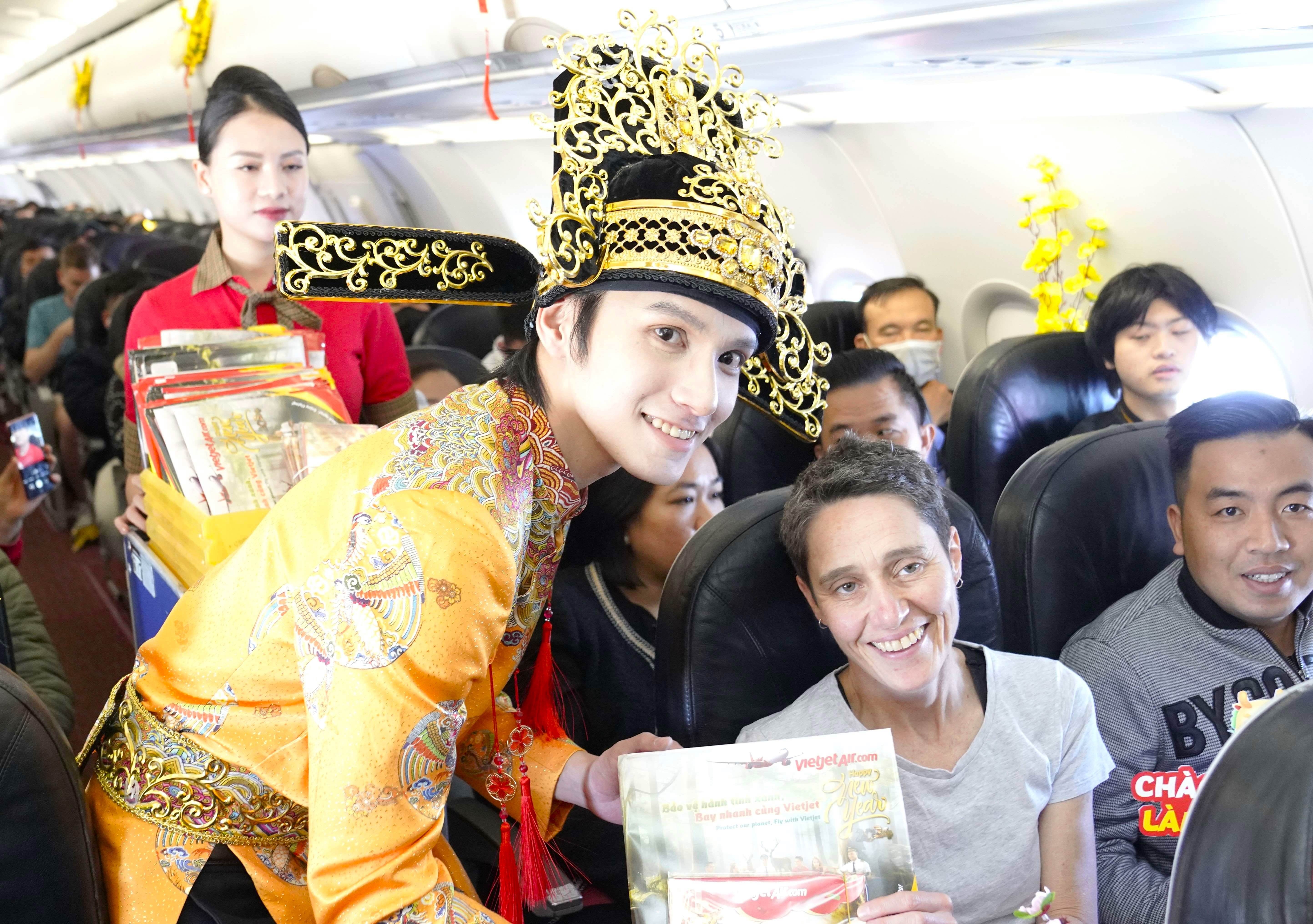 Vietjet,  Tet 2024 anh 6