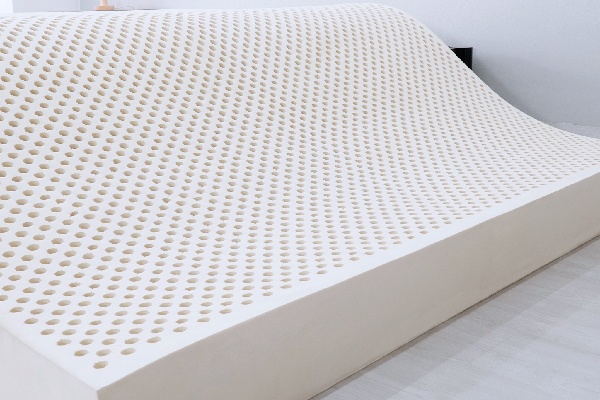 Ly do nem cao su thien nhien duoc nhieu nguoi dung lua chon hinh anh