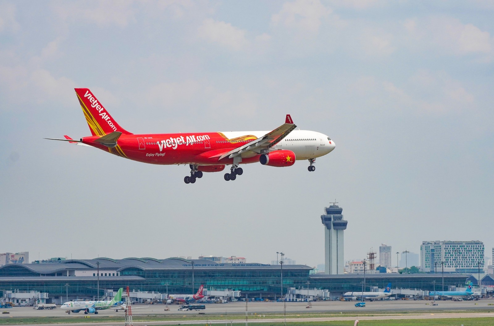 Vietjet,  duong bay Vieng Chan anh 11