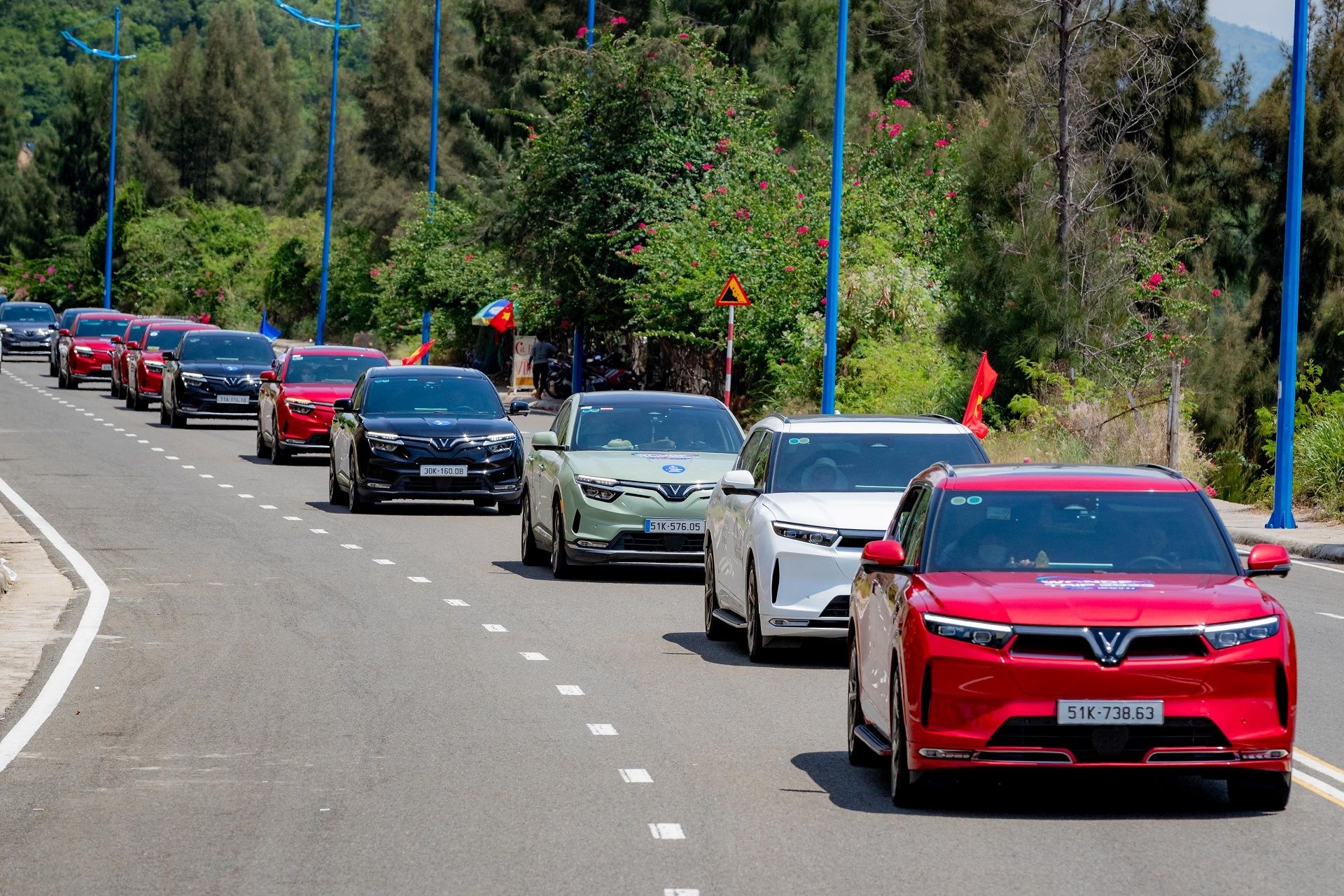 VinFast phat dong chien dich 'Manh liet tinh than Viet Nam' lan 2 hinh anh