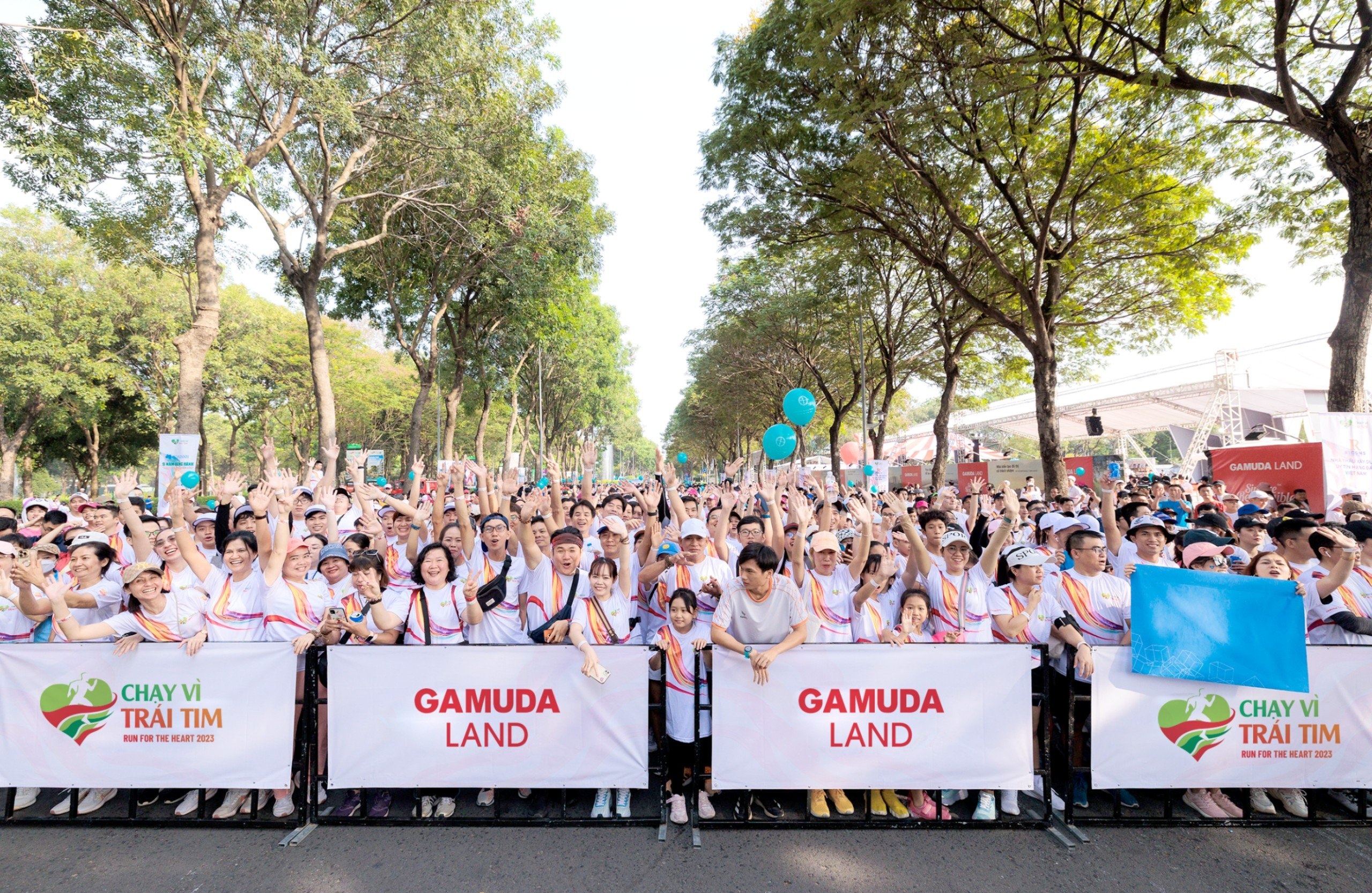 Co gi moi tai giai ‘Chay vi trai tim’ mua 10? hinh anh