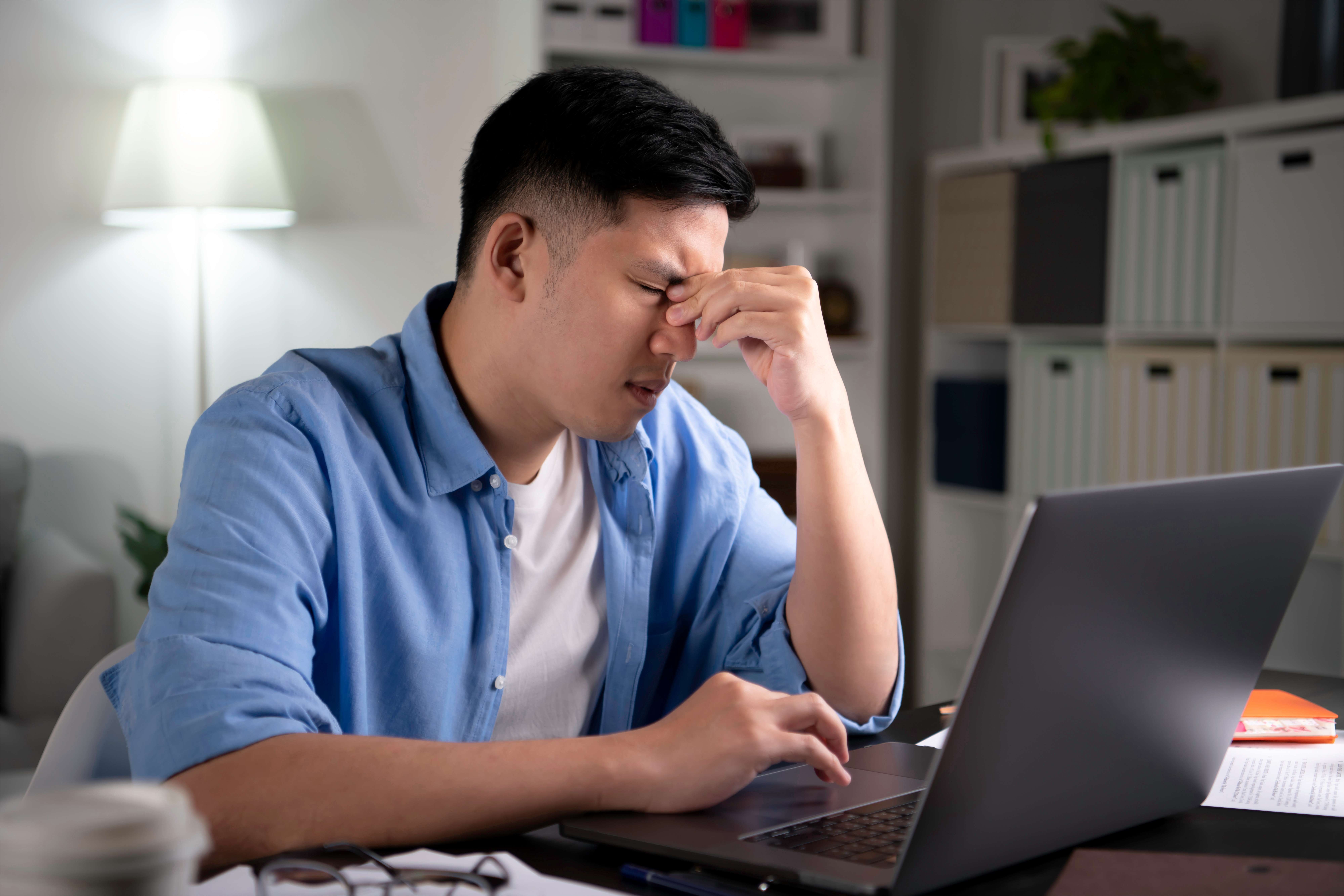 Hoi chung thi giac man hinh - can benh cua thoi dai so hinh anh