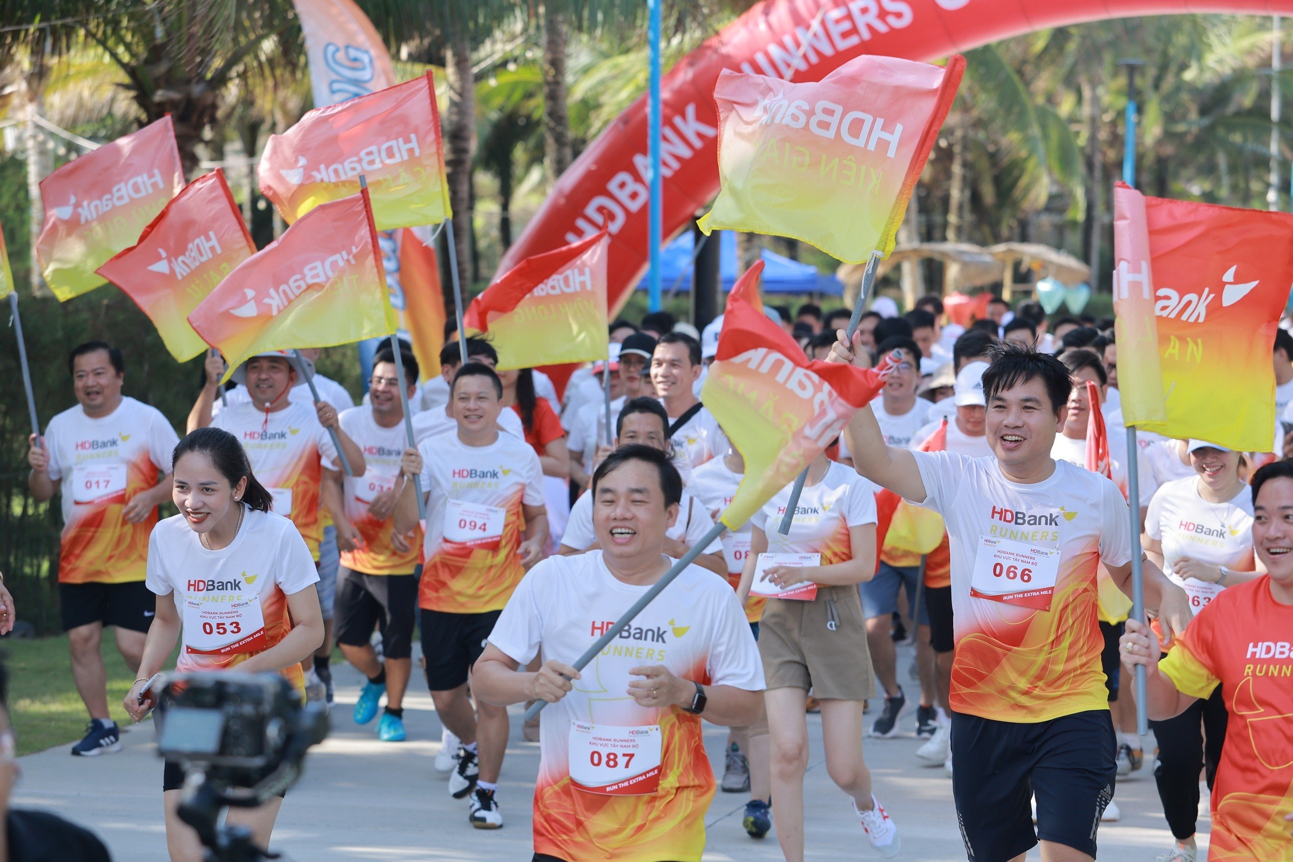 HDBank,  ngan hang anh 10