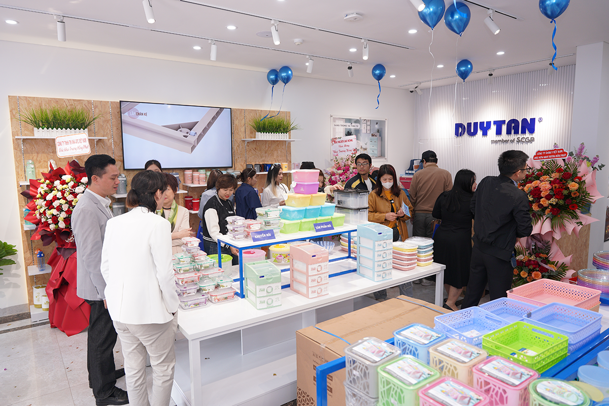 Trai nghiem khong gian gia dung cua showroom Duy Tan moi tai Ha Noi hinh anh