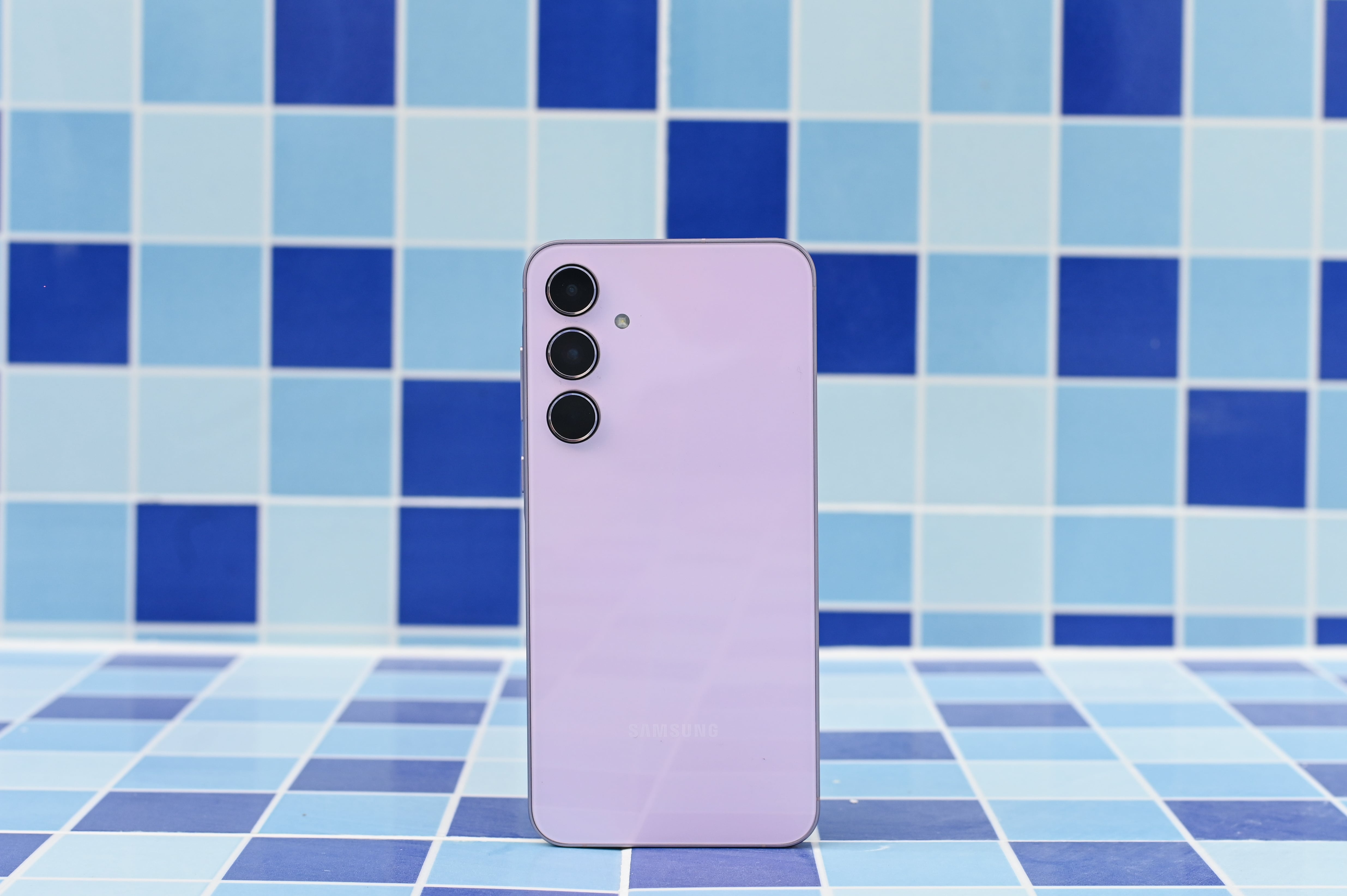 Cach Samsung khien Galaxy A35 va A55 'truong thanh' qua nhieu the he hinh anh