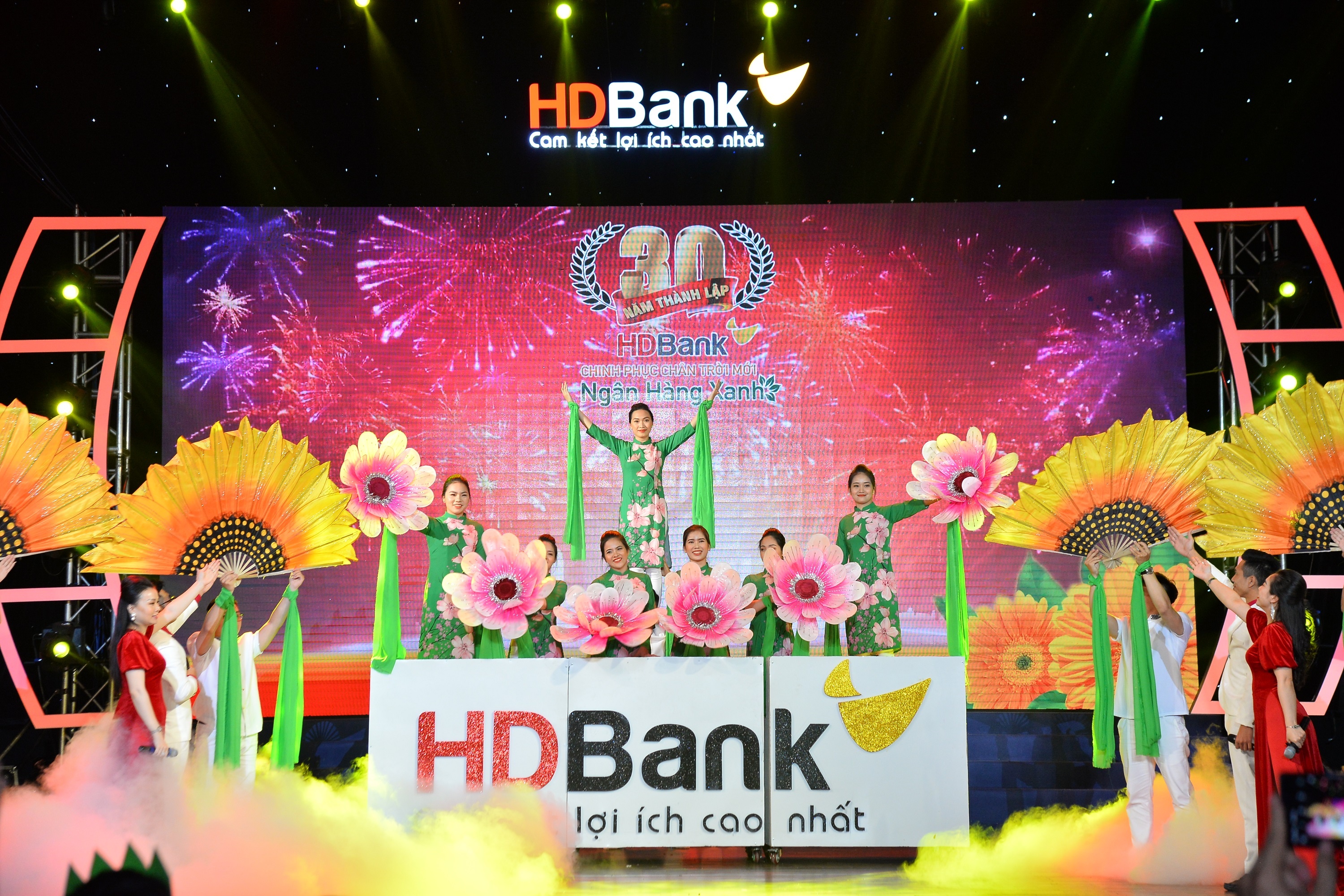 HDBank,  ngan hang anh 9