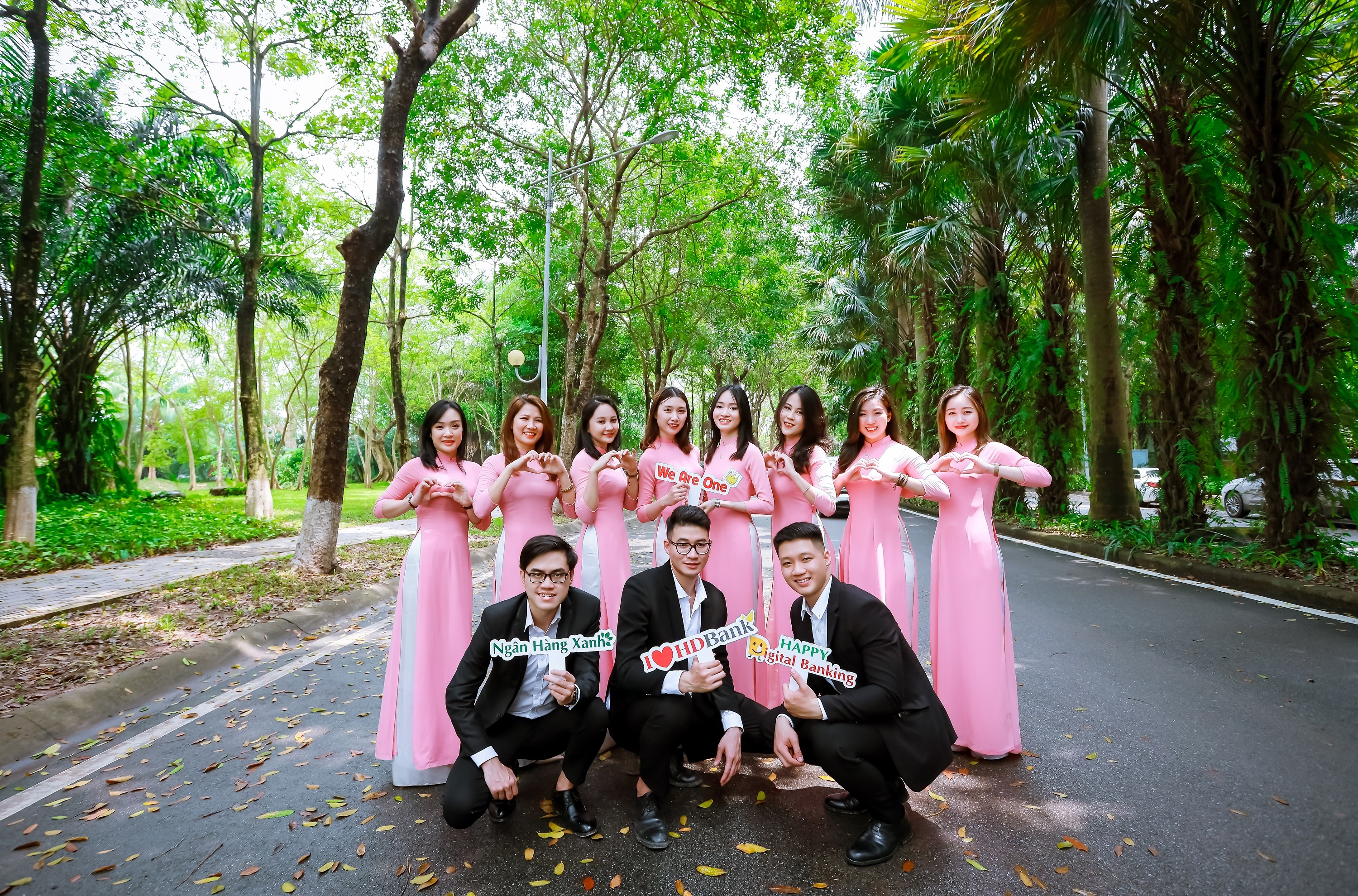 HDBank,  ngan hang anh 8