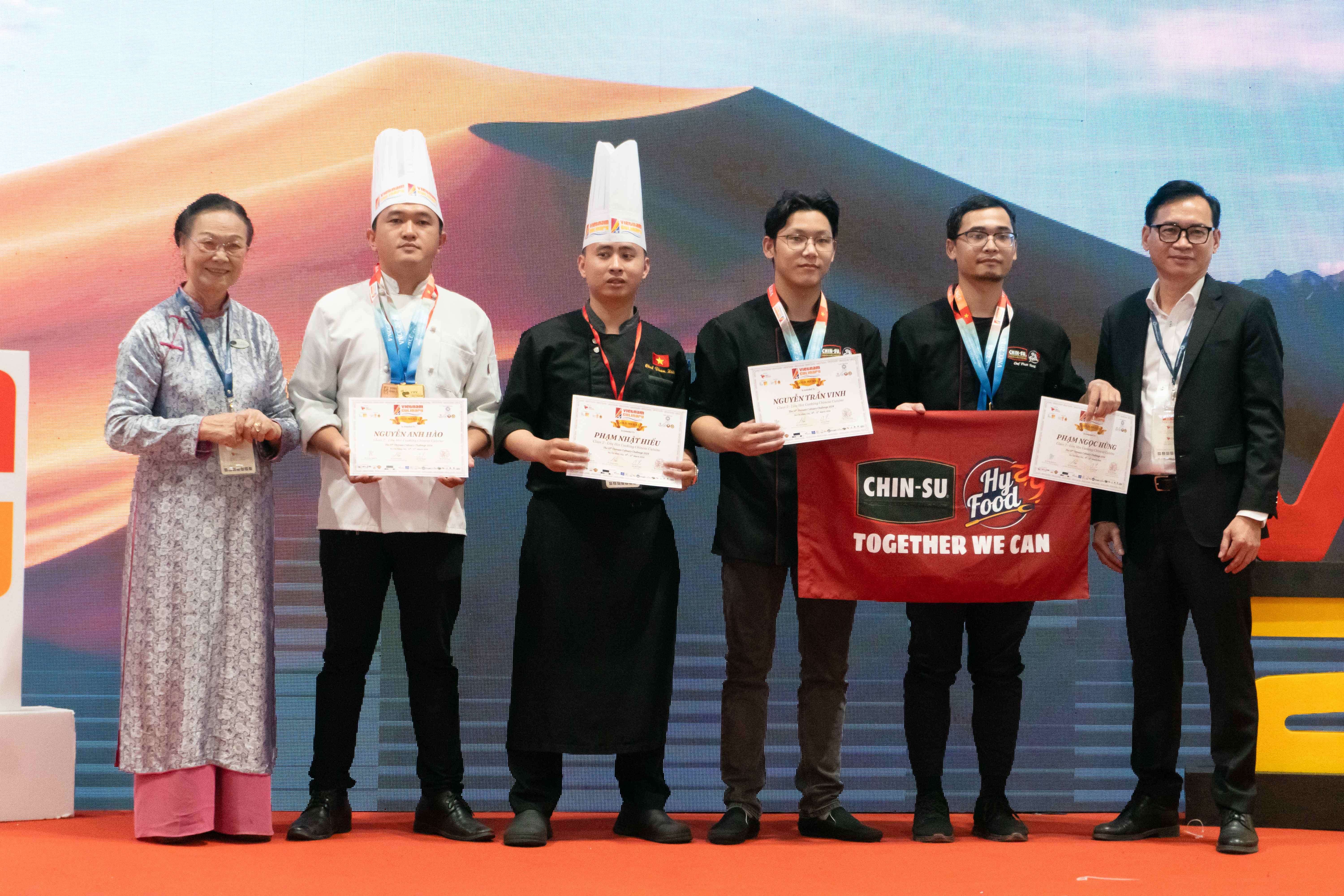 Chin-su cung dau bep tre gat hai nhieu huy chuong tai VNCC 2024 hinh anh