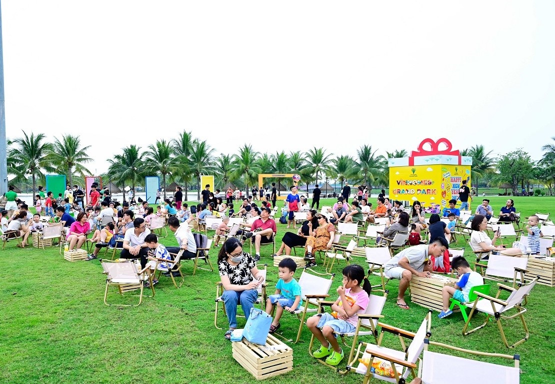 Phia sau nhung cuoc 'dai di cu' ve Vinhomes Grand Park hinh anh