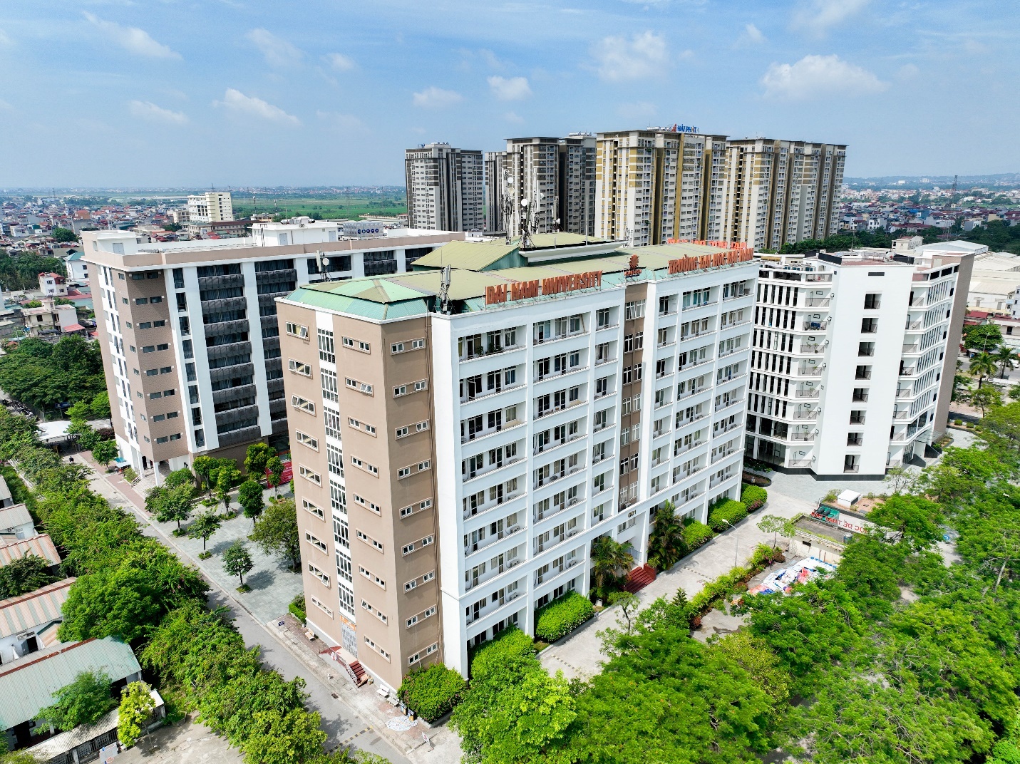 Dai hoc Dai Nam anh 2