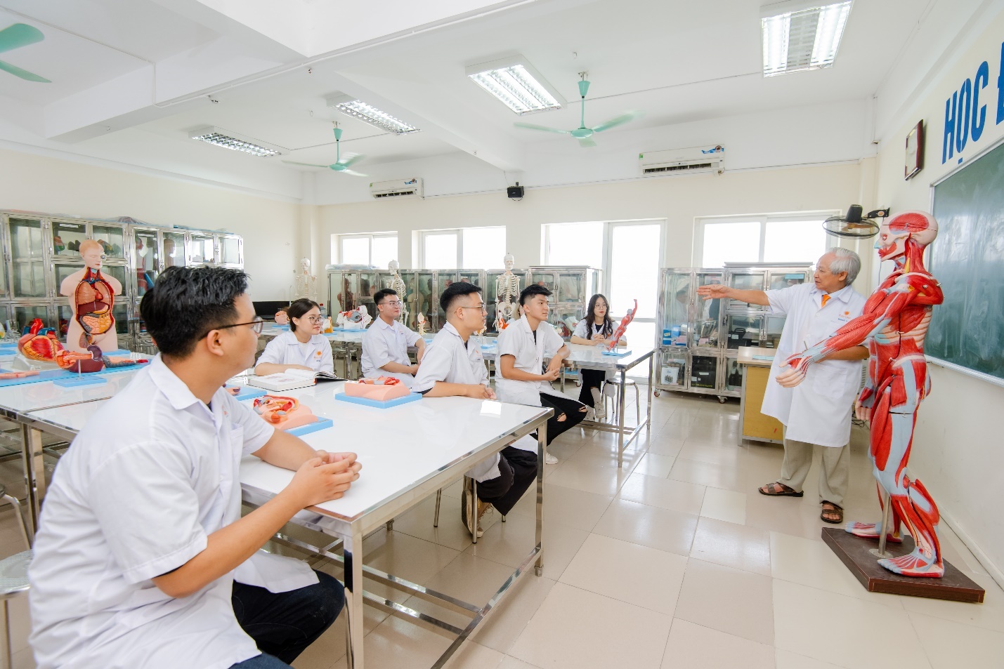 Dai hoc Dai Nam anh 4