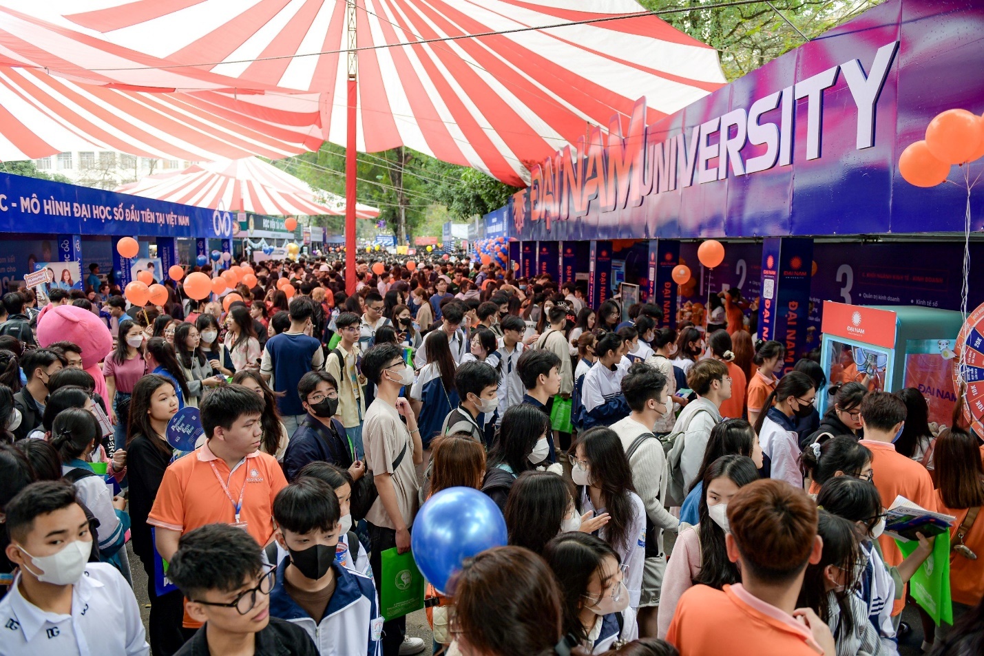 Dai hoc Dai Nam anh 6