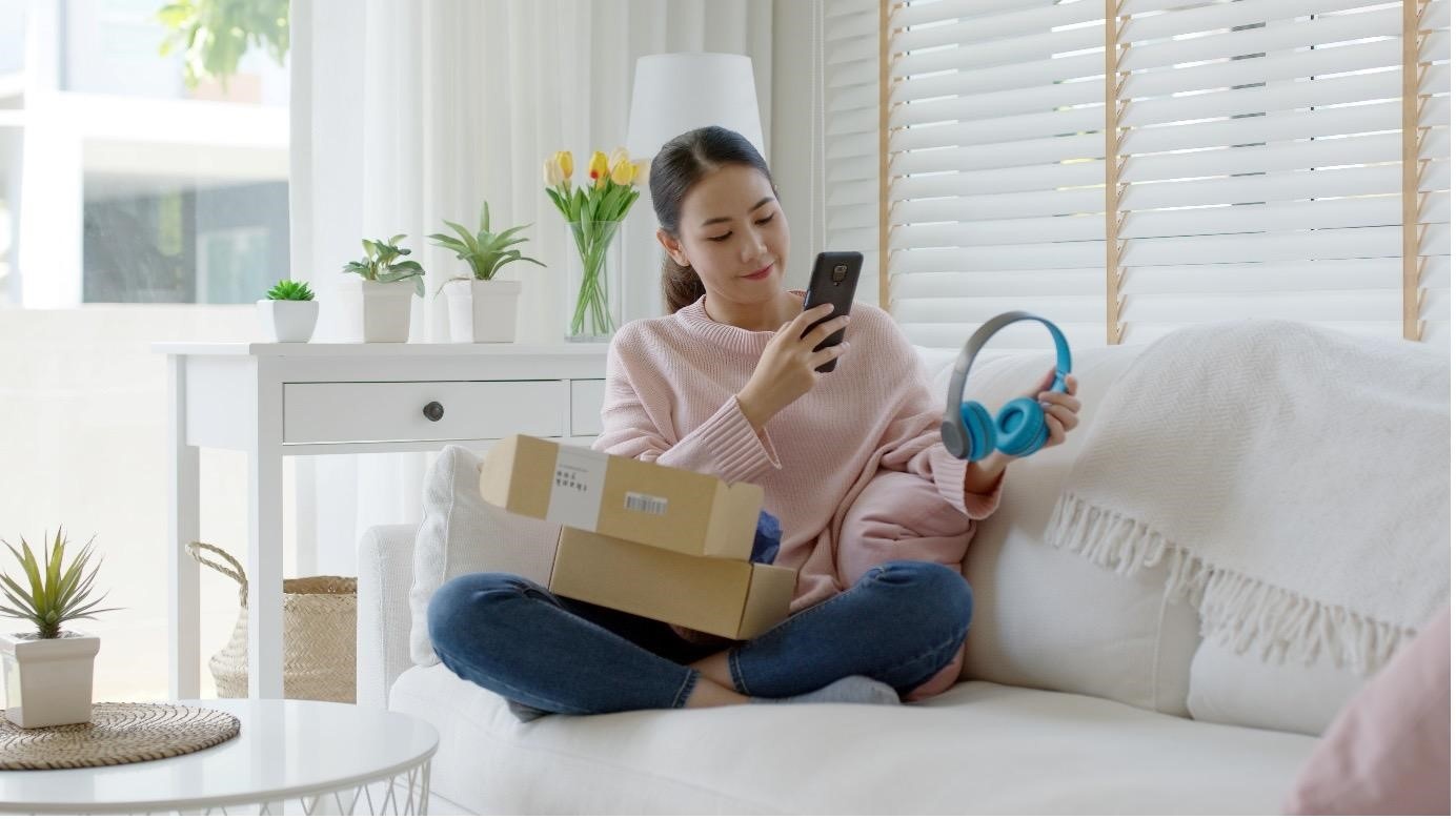 Dong luc tang truong thuong mai dien tu trong ky nguyen moi hinh anh