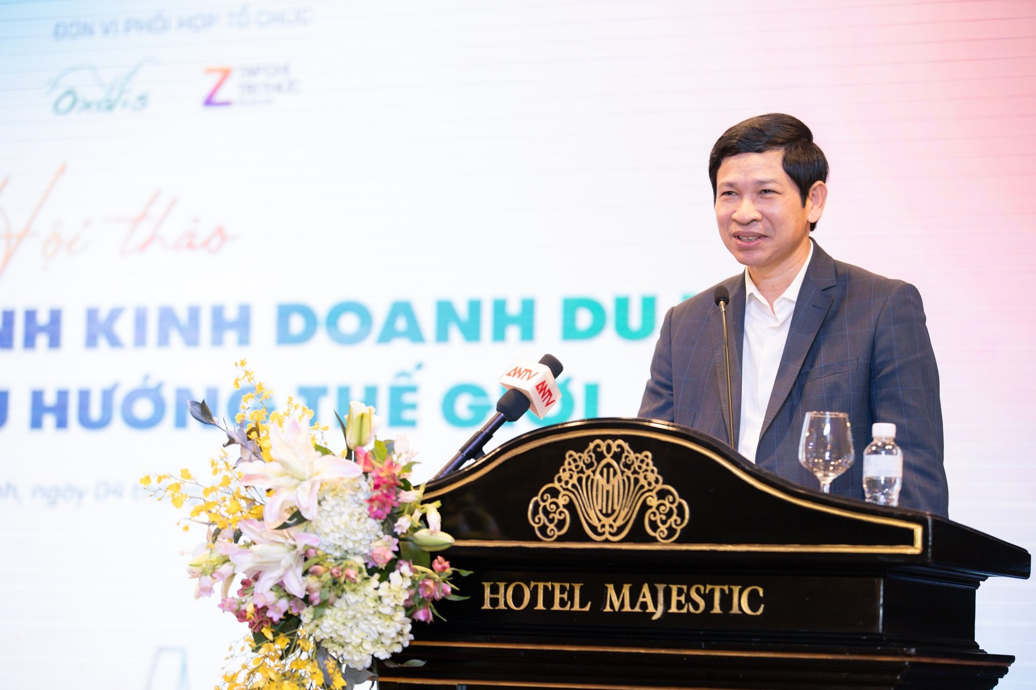 Chuyen doi mo hinh, doanh nghiep Viet don dau xu huong du lich tu tuc hinh anh