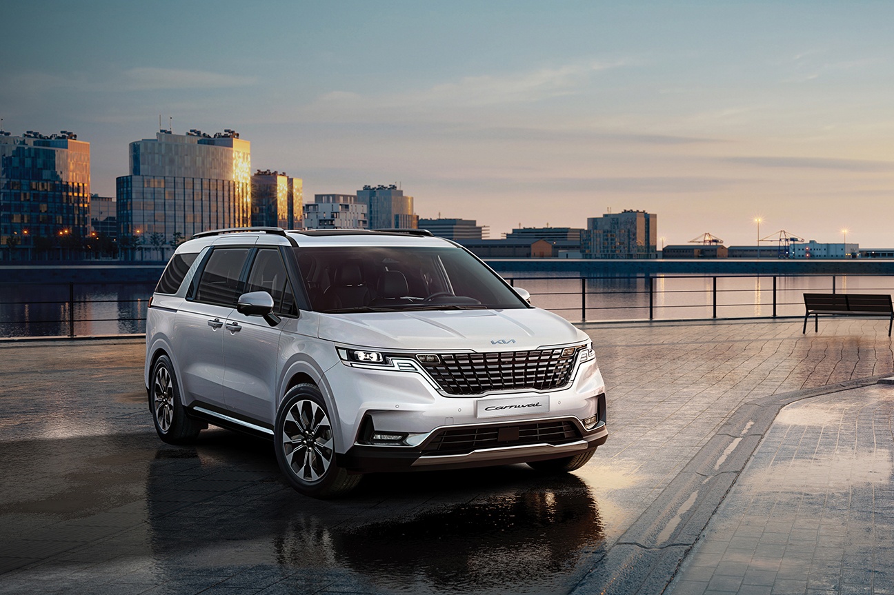 Kia Carnival - ‘xe hop’ phuc vu nhu cau di chuyen cua gia dinh hinh anh