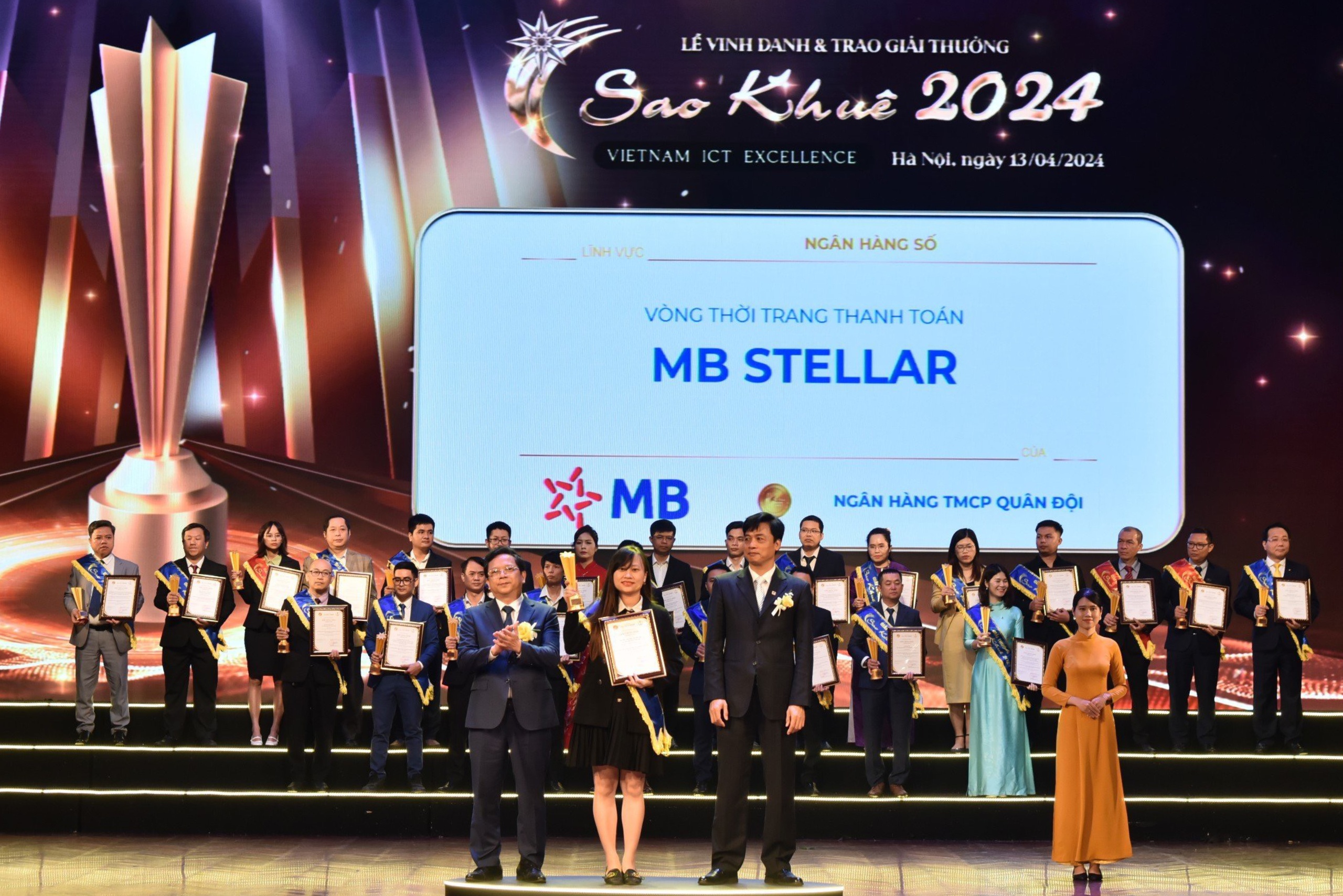 MB duoc vinh danh tai giai thuong Sao Khue 2024 hinh anh