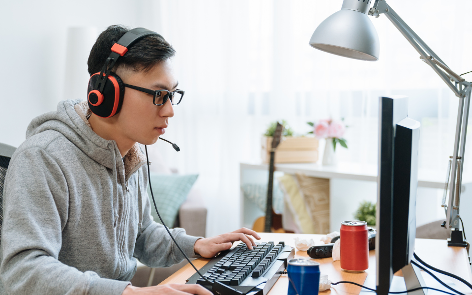 San tron bo phu kien chien game gia soc tai 'Shopee hoi game thu' hinh anh