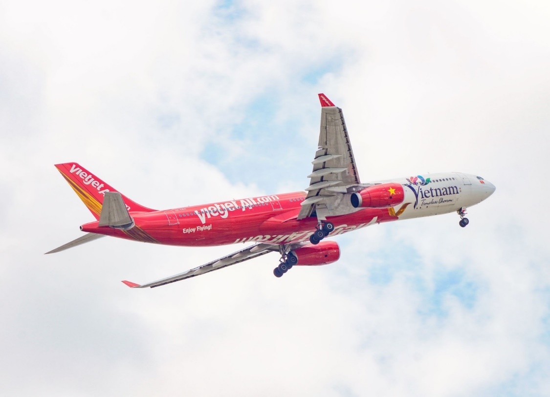 Lam moi chinh minh voi nhung chuyen bay mua he cung Vietjet hinh anh