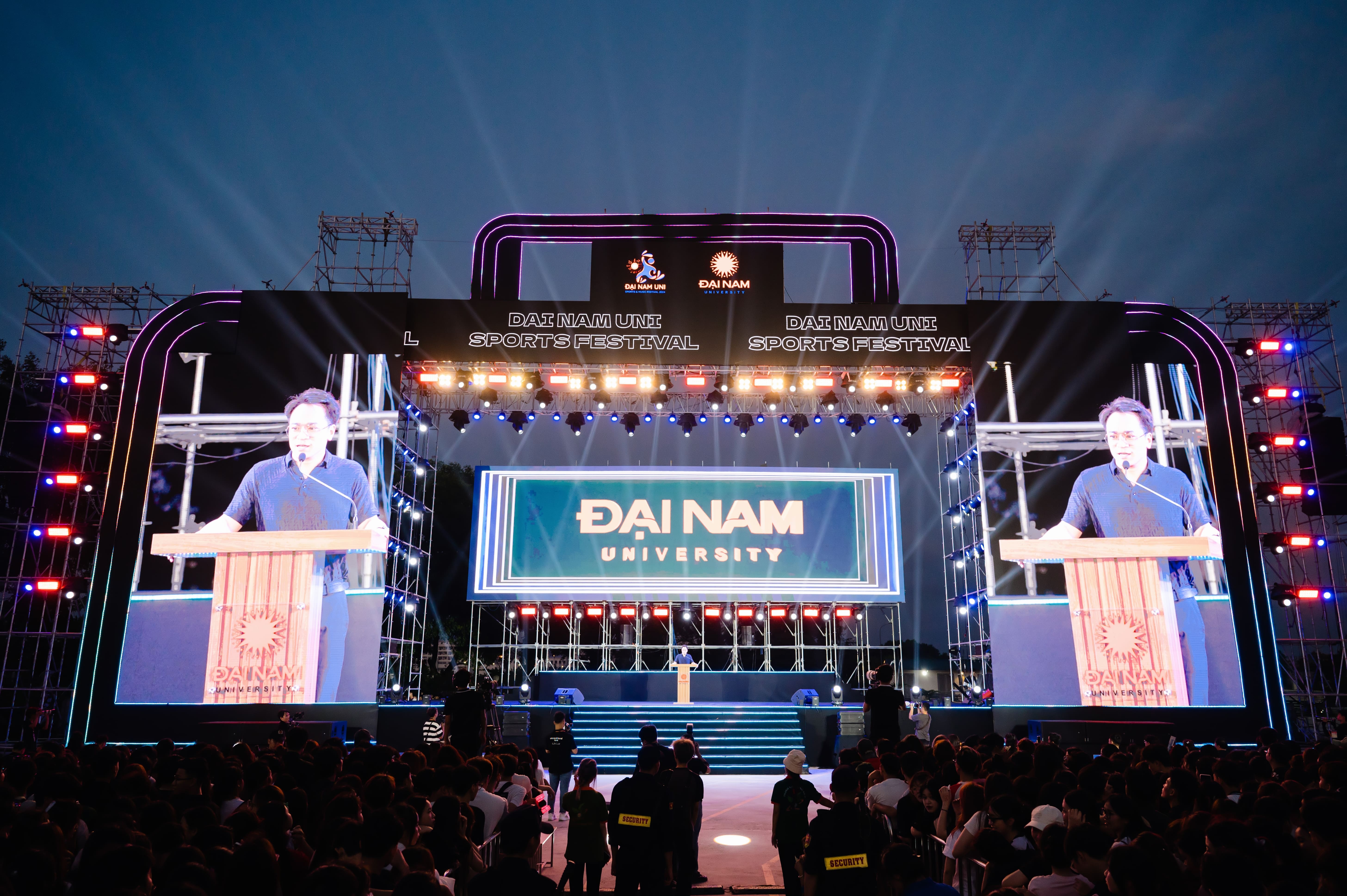 Dai tiec am nhac 'Dai Nam Uni Music Festival' thu hut 15.000 khan gia hinh anh