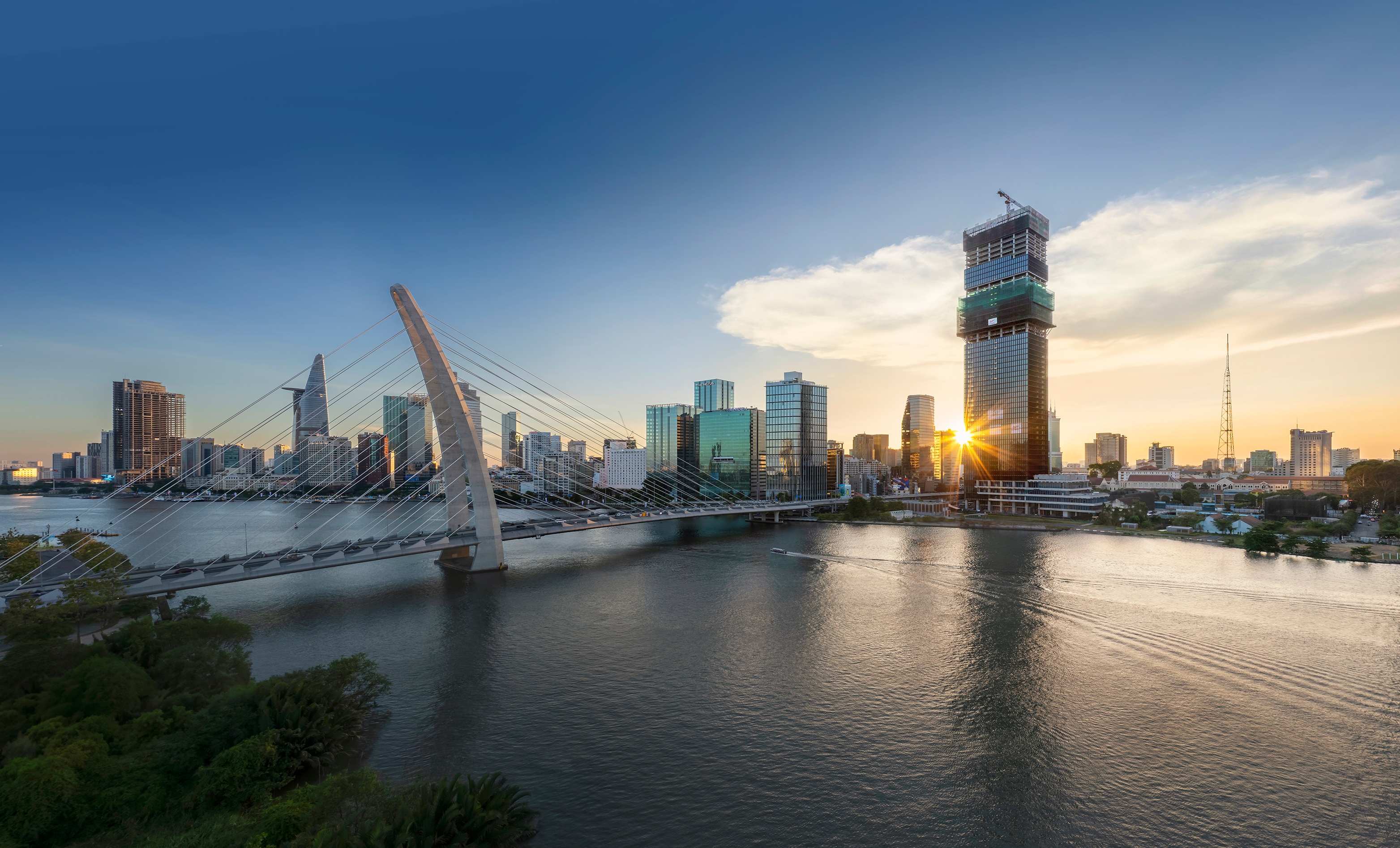 Masterise Homes chinh thuc cat noc Marina Central Tower hinh anh