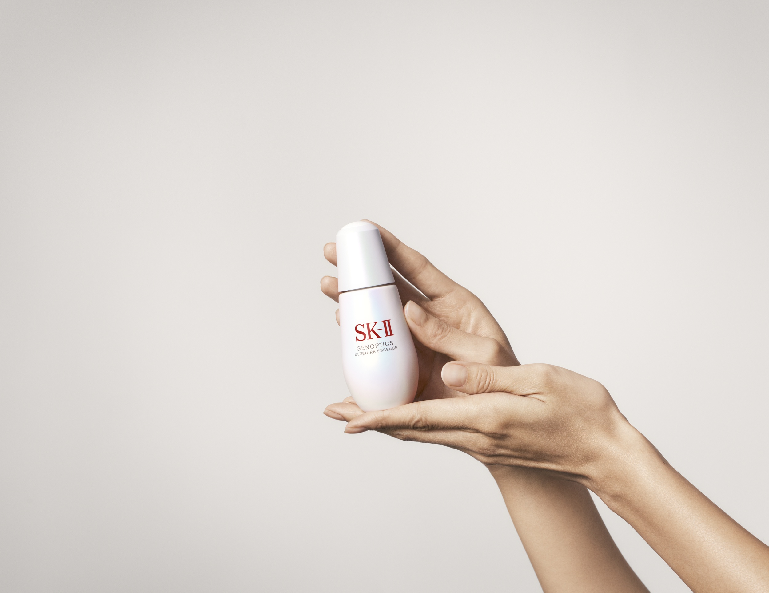 SK-II,  GenOptics Ultraura Essence anh 2